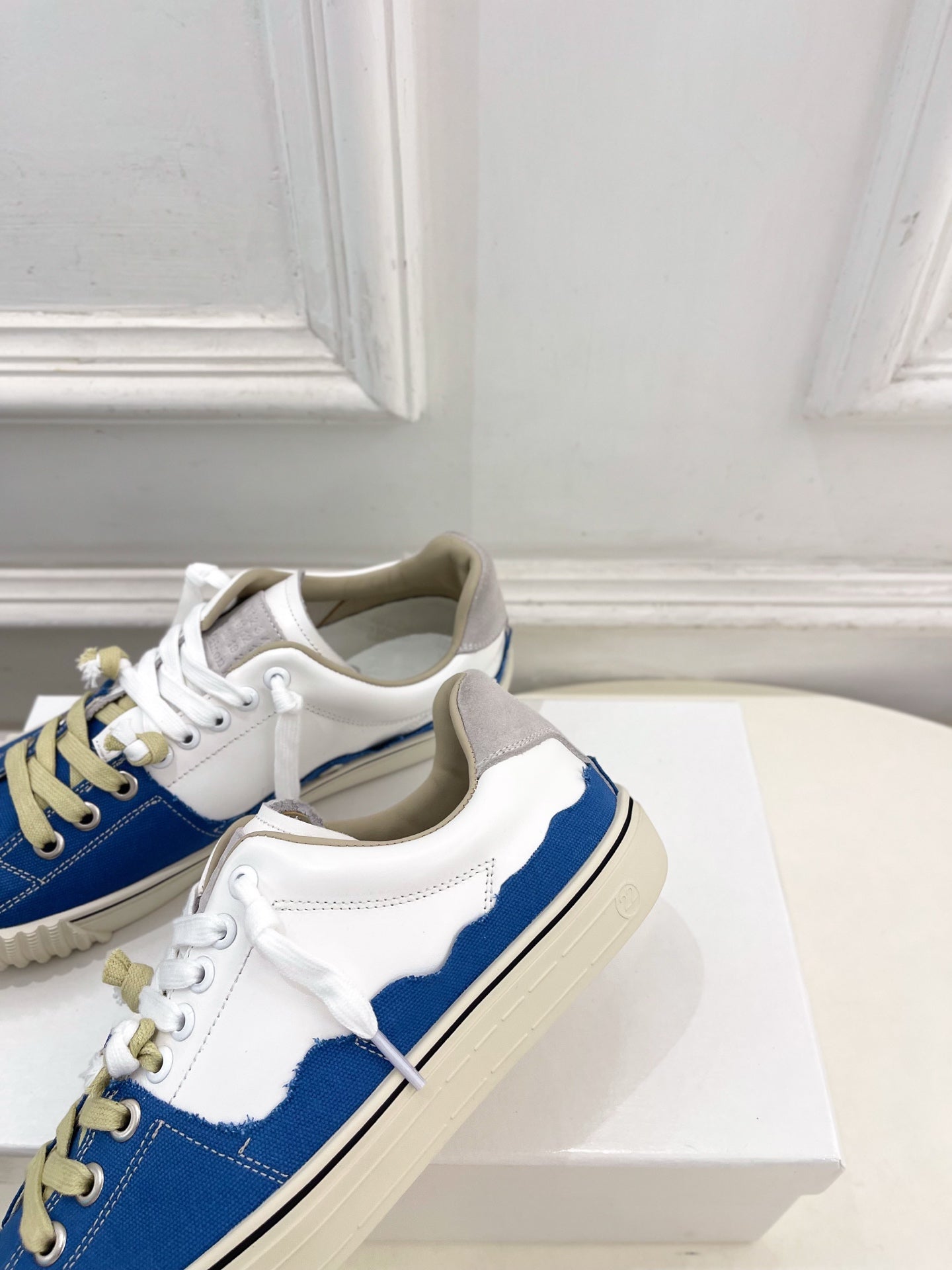 MM6 26s New Evolution Sneakers White Blue Canvas Calfskin 947487