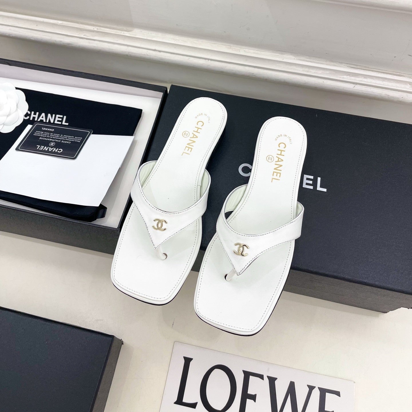 CC 26s Square Toe Thong Sandals White Leather 946866