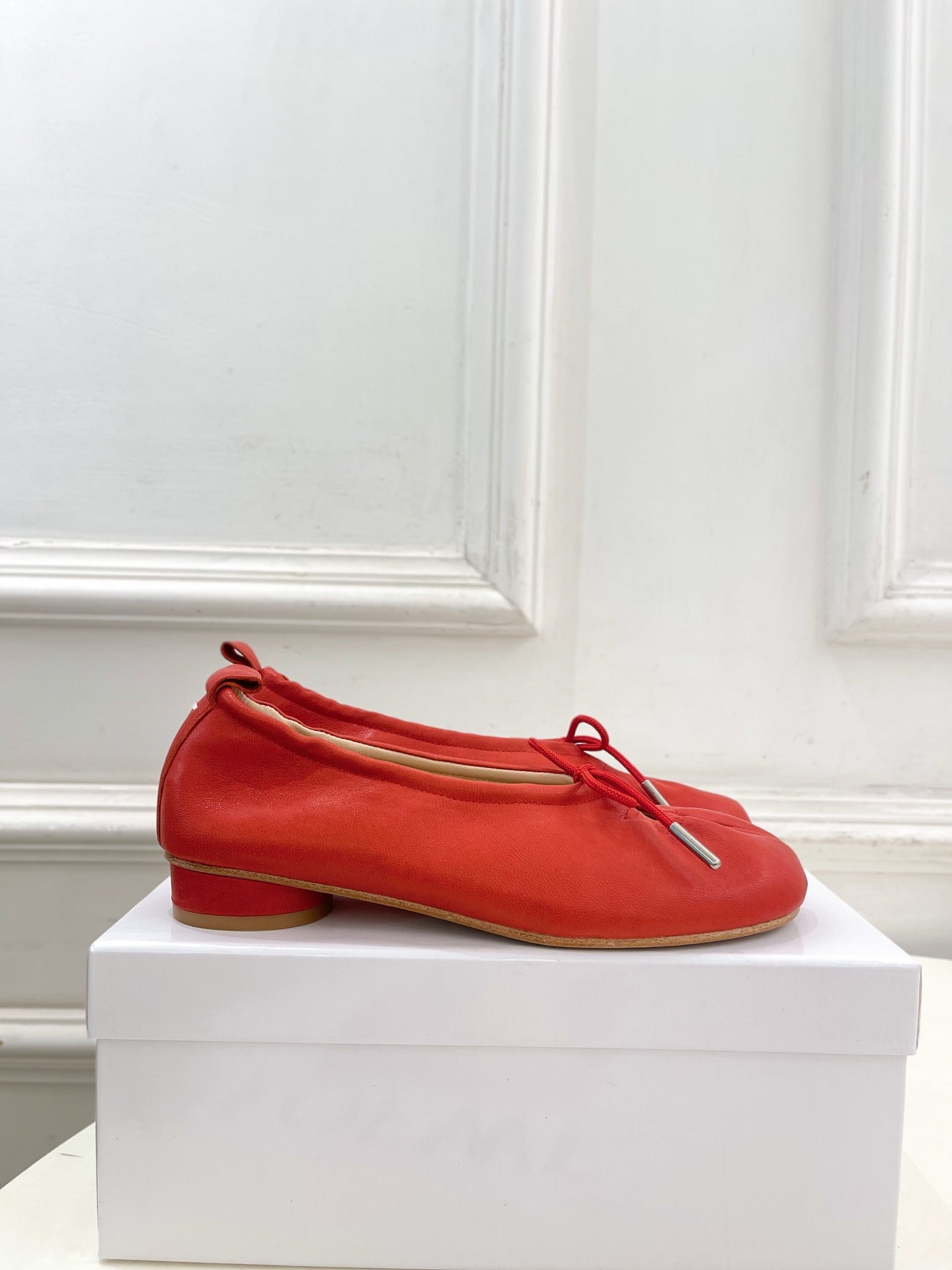 MM6 26s Tabi Ballet Flats Red Lambskin 947490