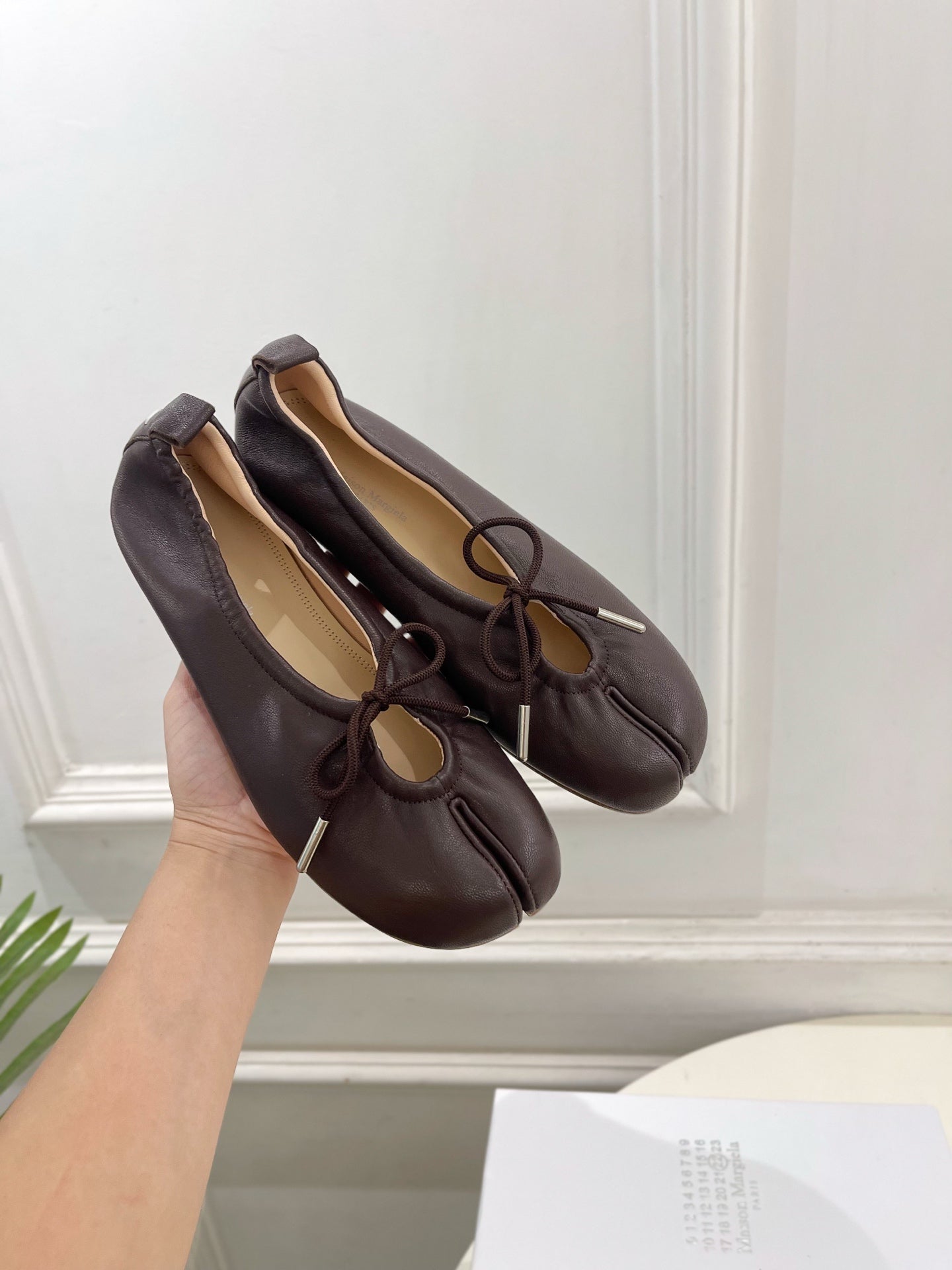 MM6 26s Tabi Ballet Flats Chocolate Lambskin 947491