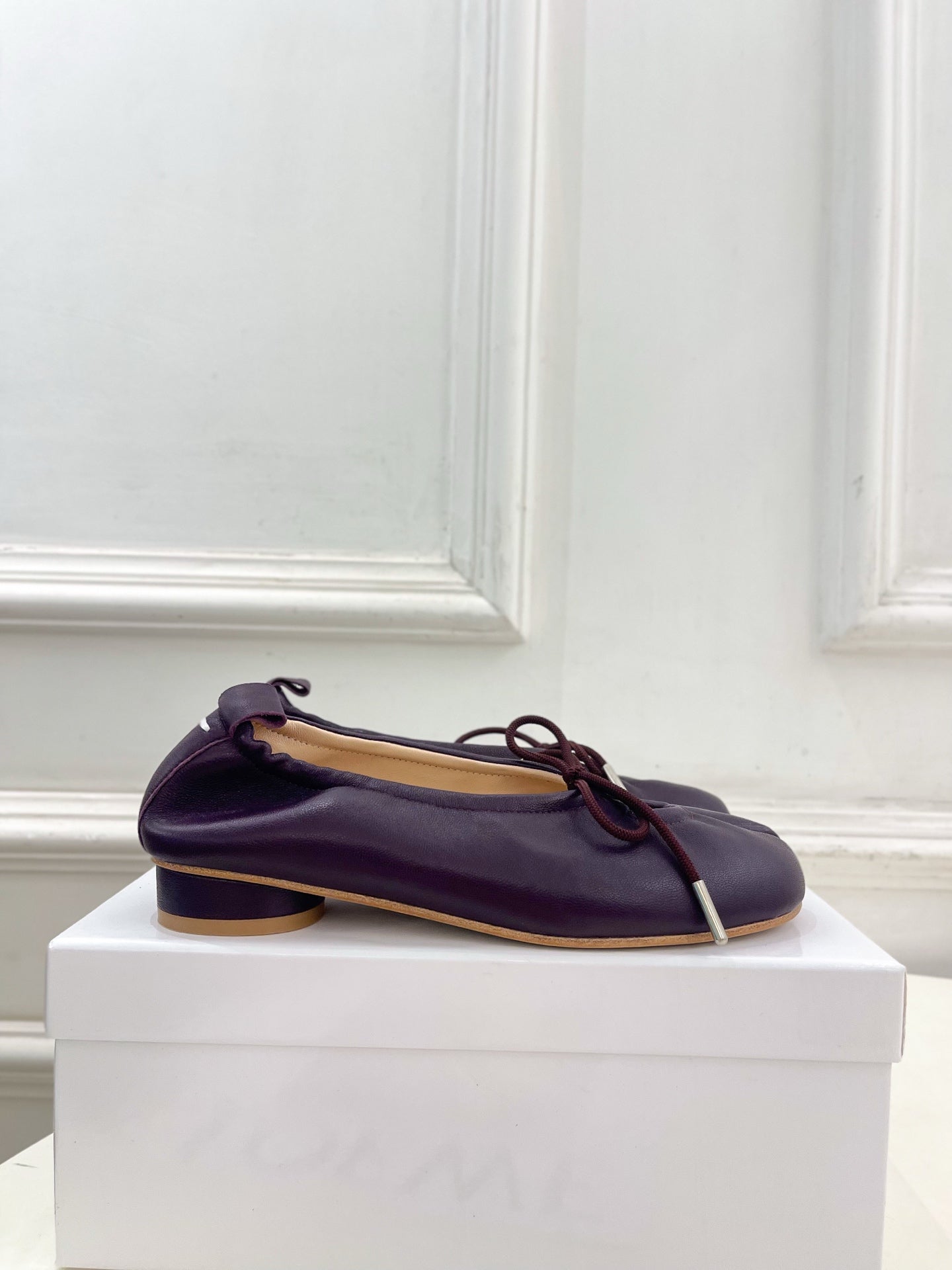 MM6 26s Tabi Ballet Flats Plum Lambskin 947492