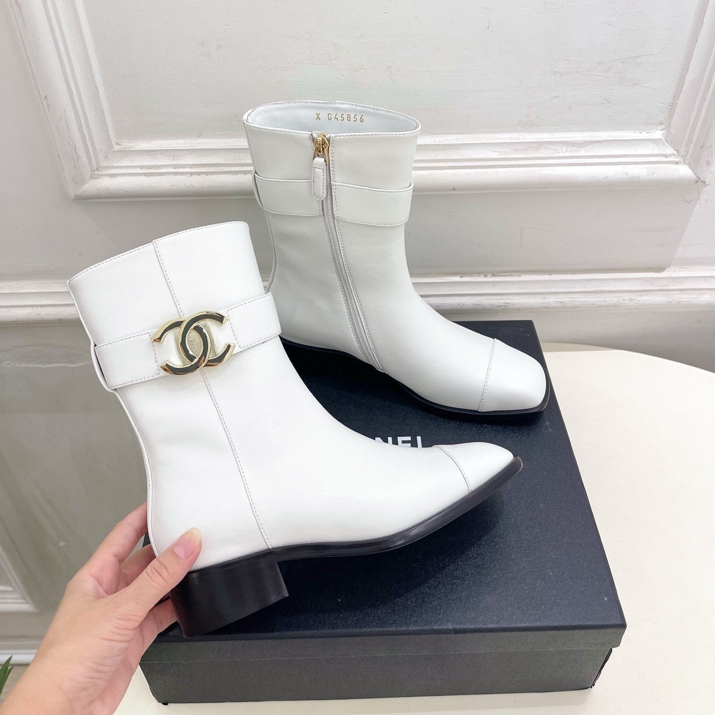 CC 26s Turn-Lock Ankle Boots White Lambskin 946900