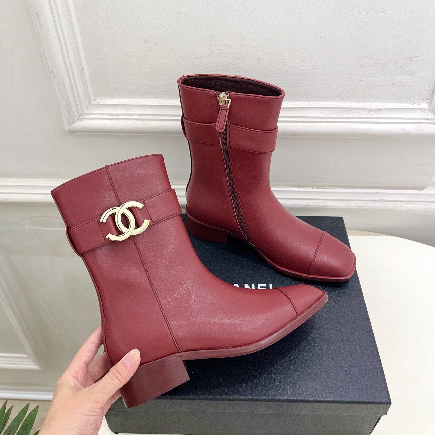 CC 26s Turn-Lock Ankle Boots Burgundy Lambskin 946901