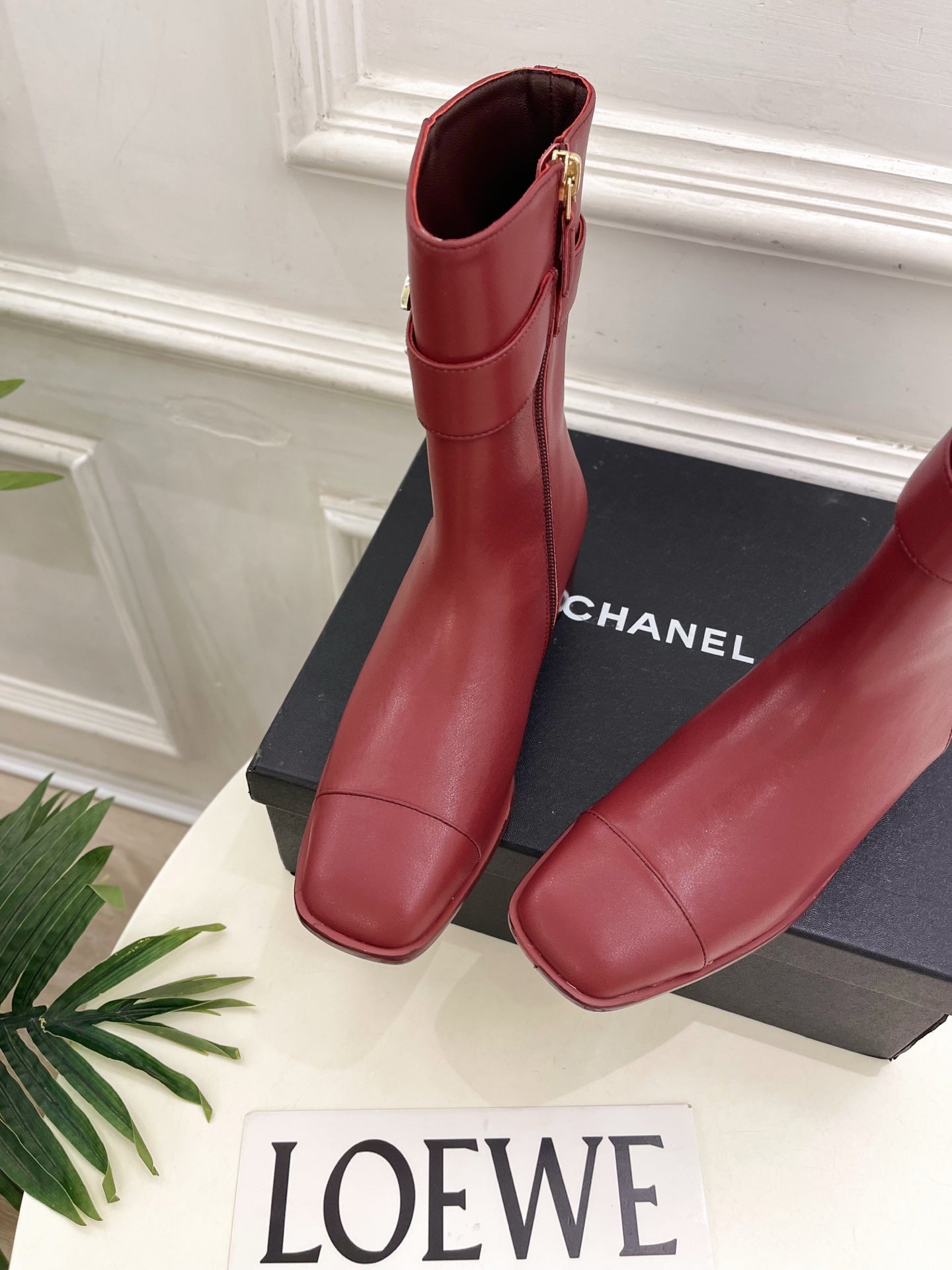 CC 26s Turn-Lock Ankle Boots Burgundy Lambskin 946901