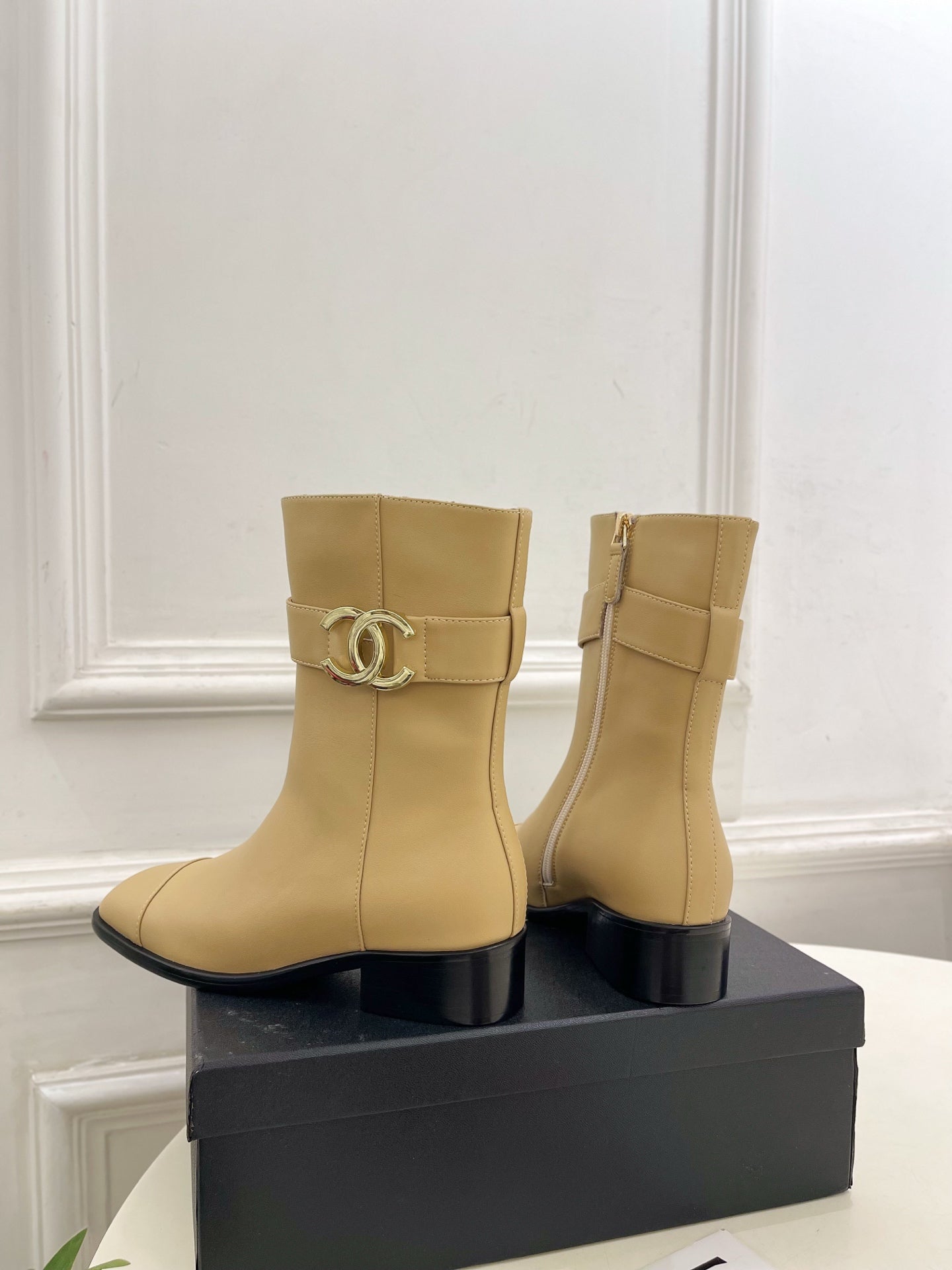 CC 26s Turn-Lock Ankle Boots Beige Lambskin 946902