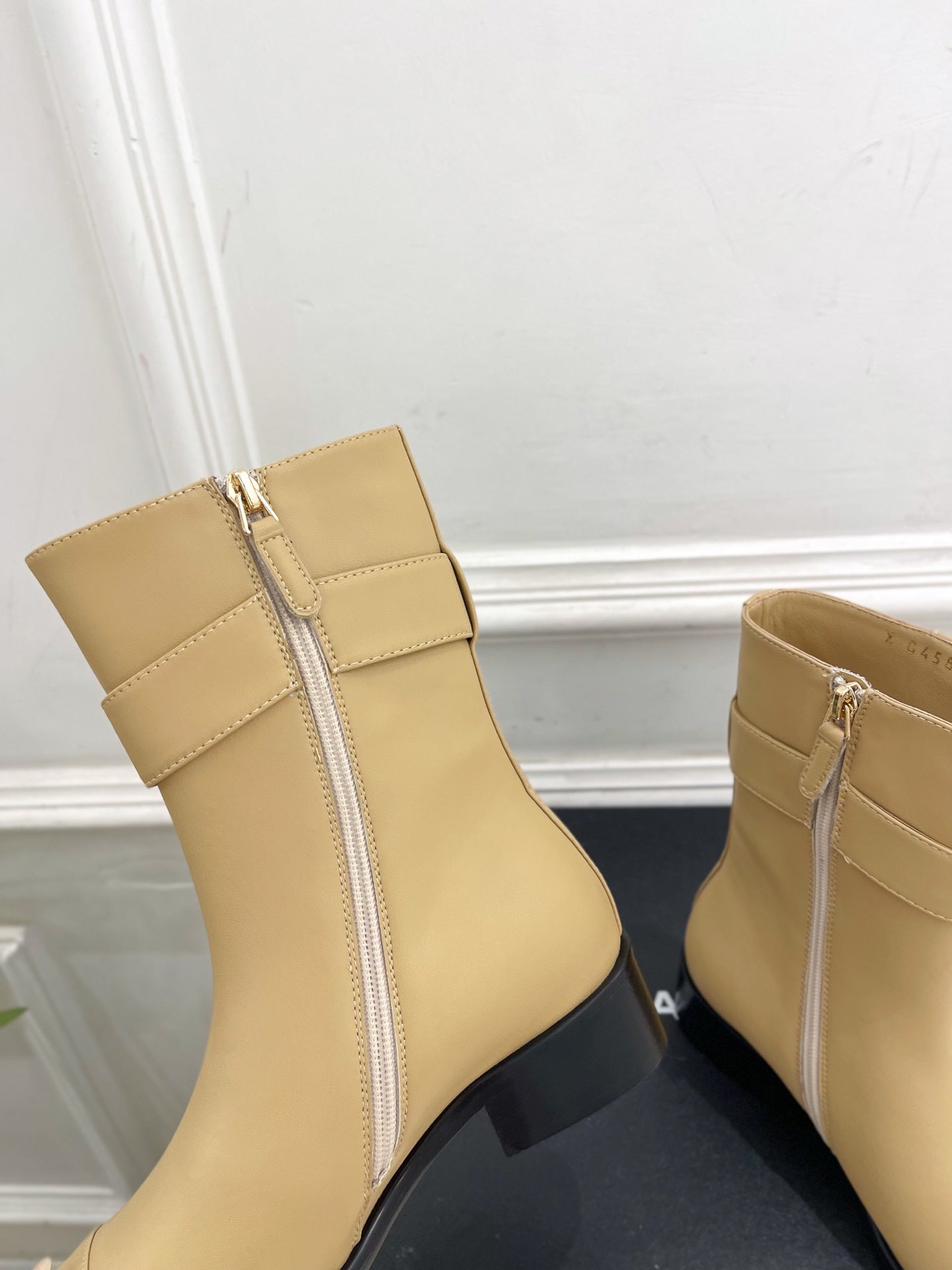 CC 26s Turn-Lock Ankle Boots Beige Lambskin 946902