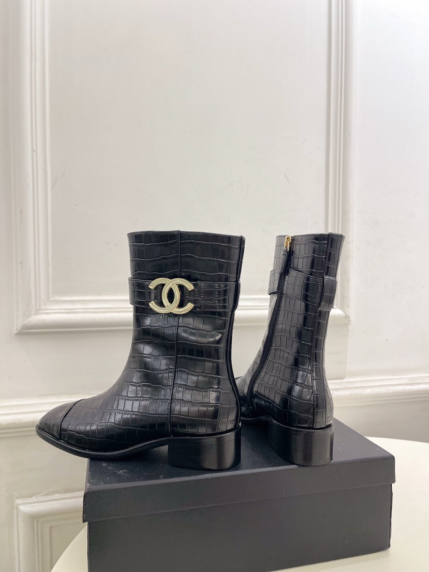 CC 26s Turn-Lock Ankle Boots Black Embossed Croc Leather 946903