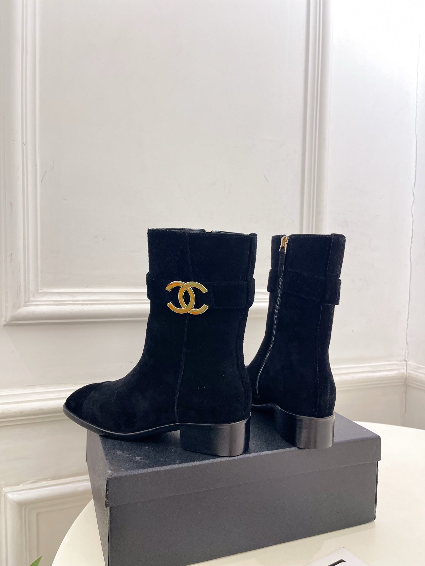 CC 26s Turn-Lock Ankle Boots Black Suede 946906