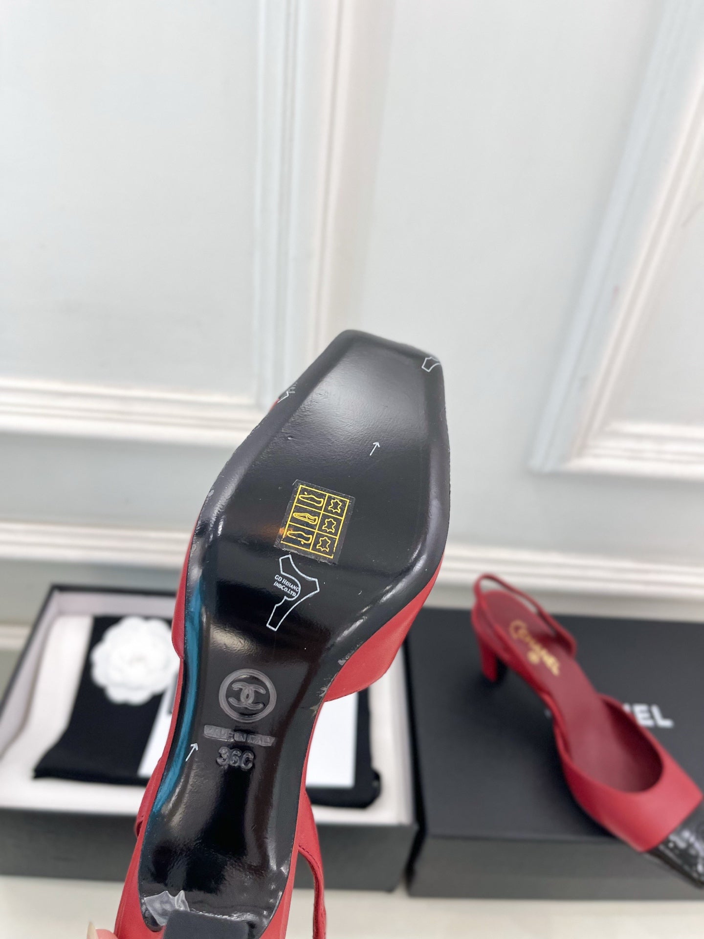 CC 26s Square Toe Slingback 6.5cm Black Red Leather 946909