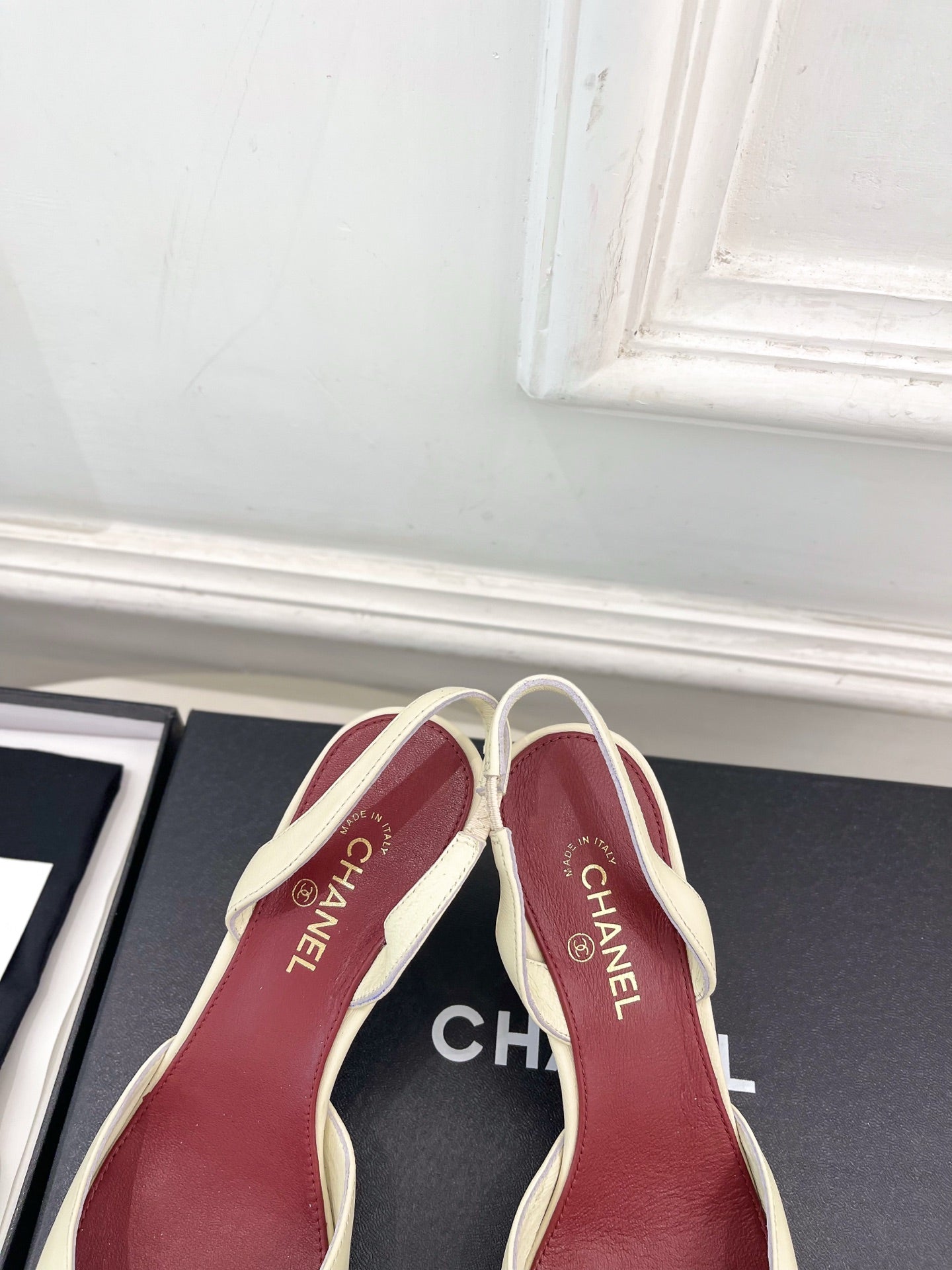 CC 26s Square Toe Slingback 6.5cm Gold Cream Leather 946913