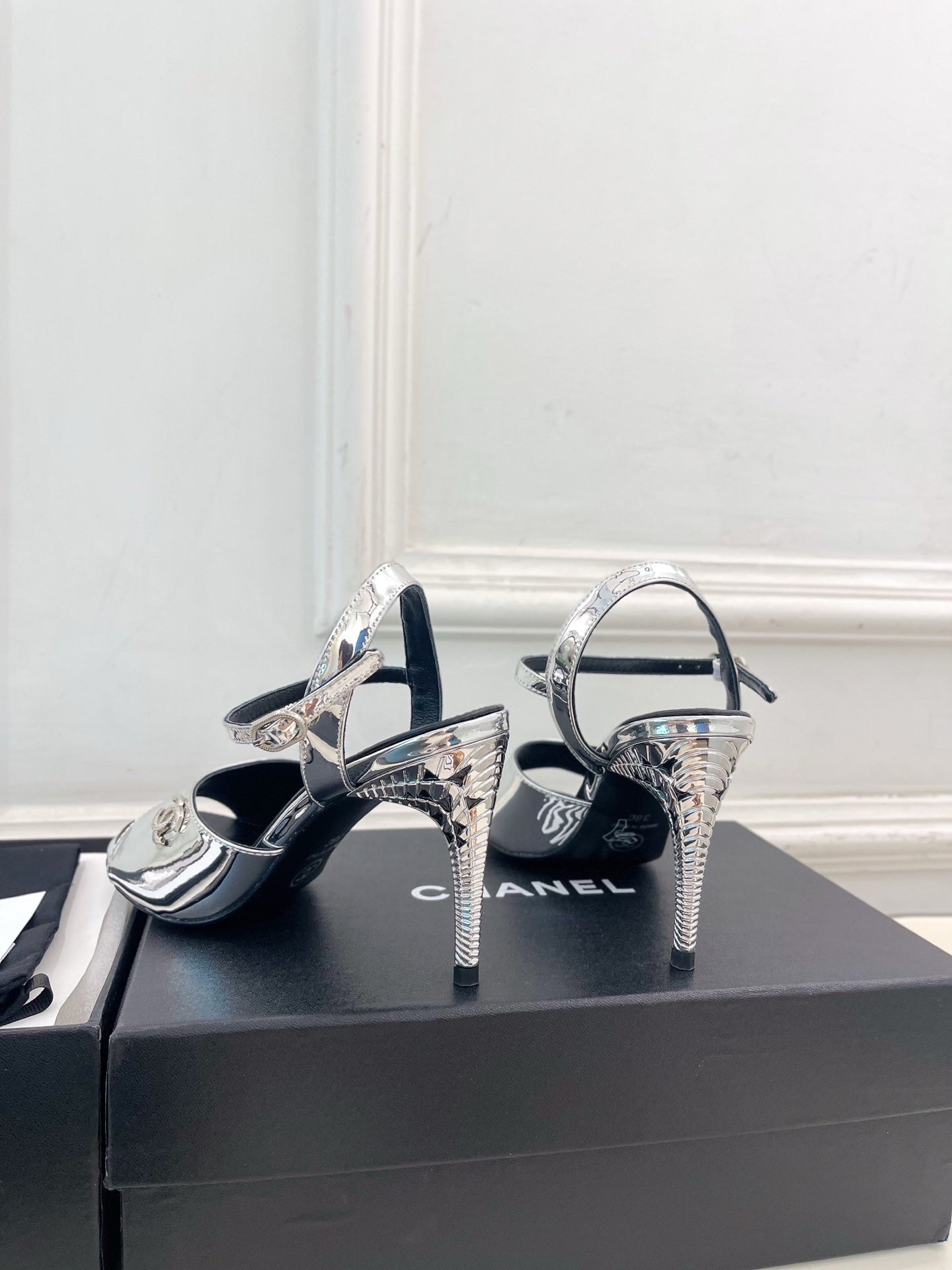 CC 26s Métiers d'Art Mary Jane Sandals 9cm Sliver Patent Leather 946930