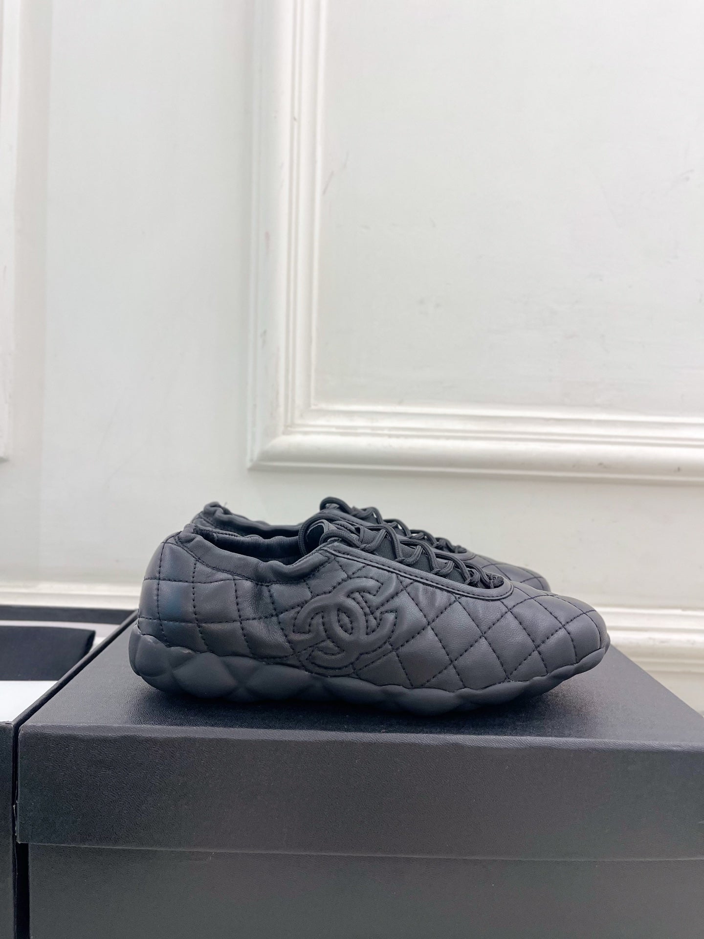 CC 26s Sneakers Black Quilted Lambskin 946988