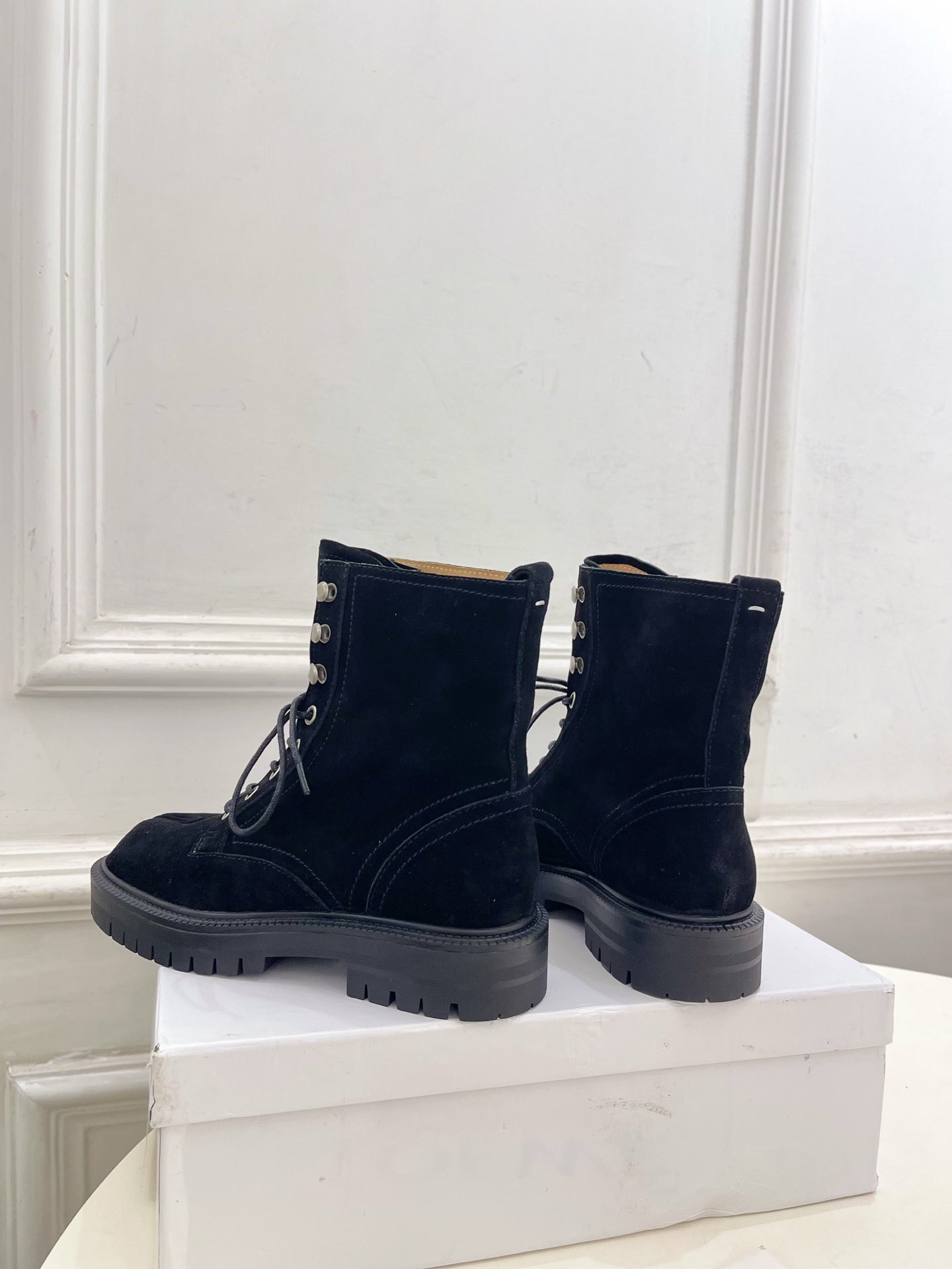 MM Tabi Lace Up Boots Black Suede 112263