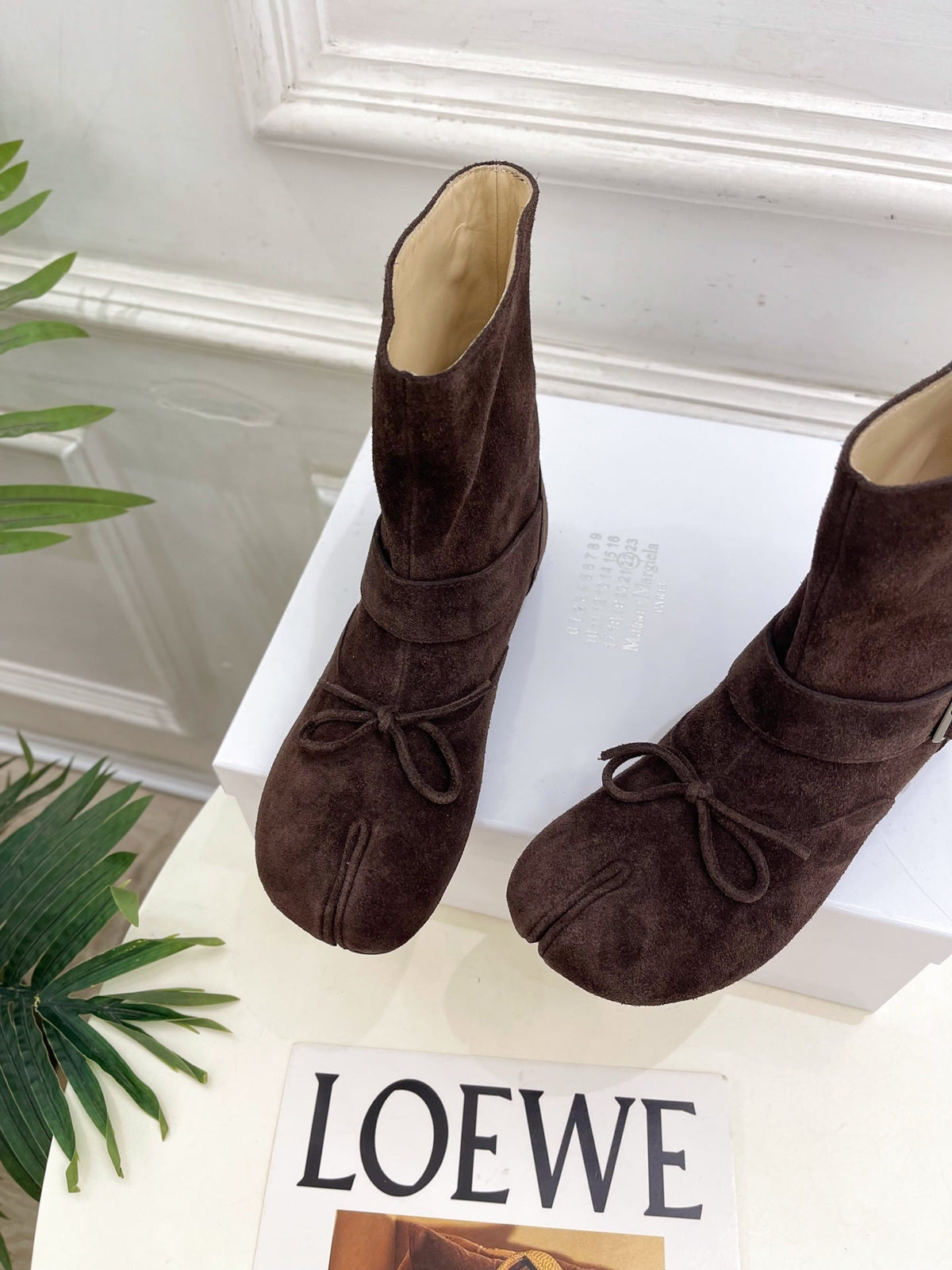 MM Tabi Ankle Boots Dark Brown Suede 112267