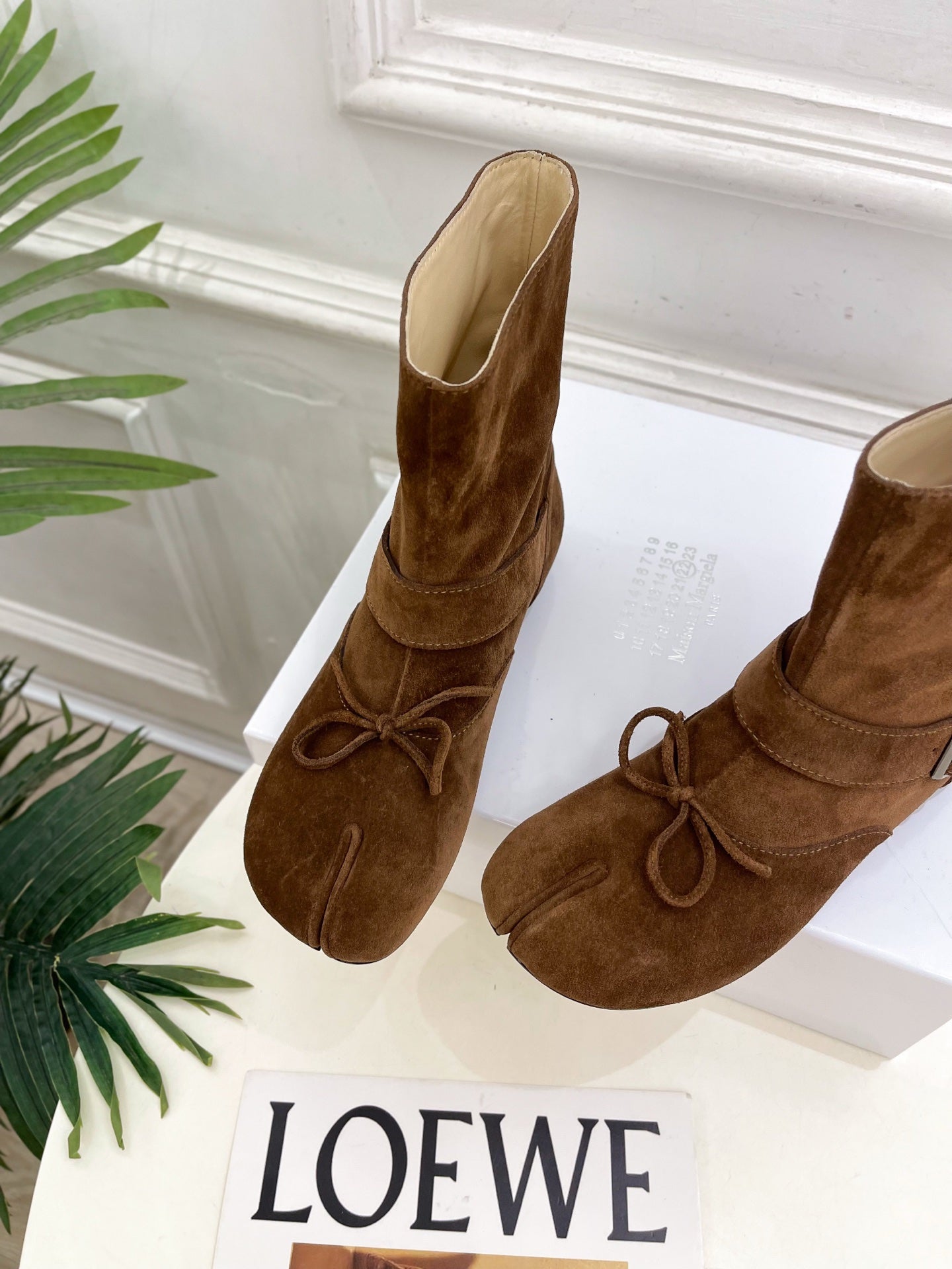 MM Tabi Ankle Boots Tan Suede 112268