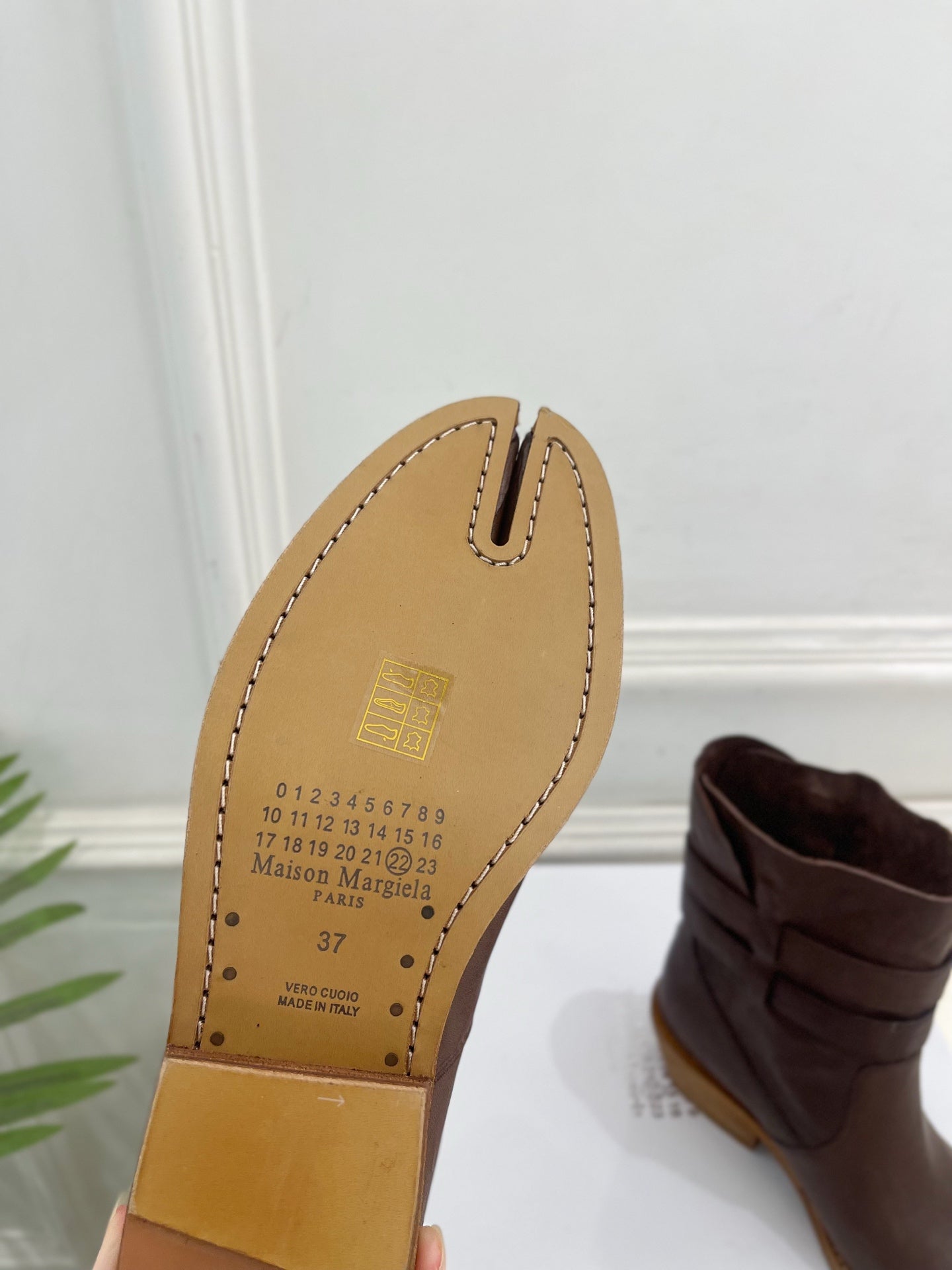 MM Tabi Ankle Boots Dark Brown Smooth Leather 112287