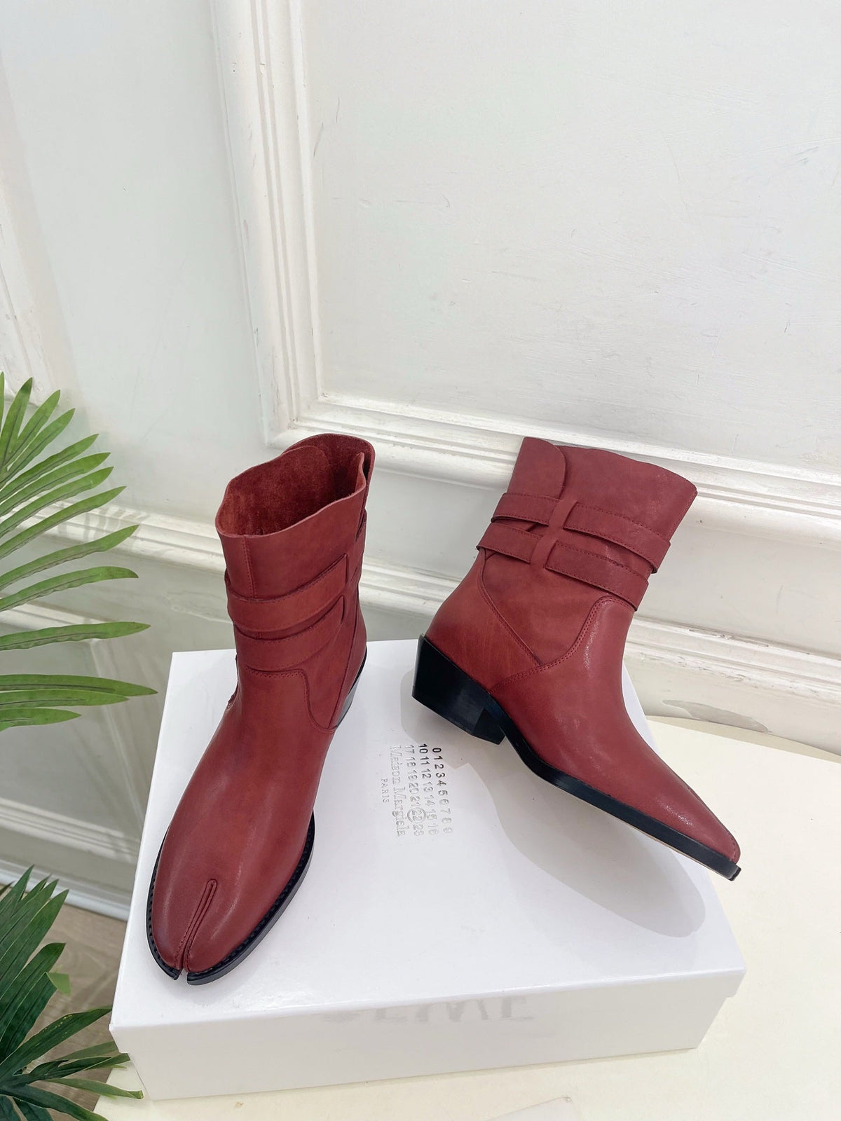 MM Tabi Ankle Boots Burgundy Smooth Leather 112289