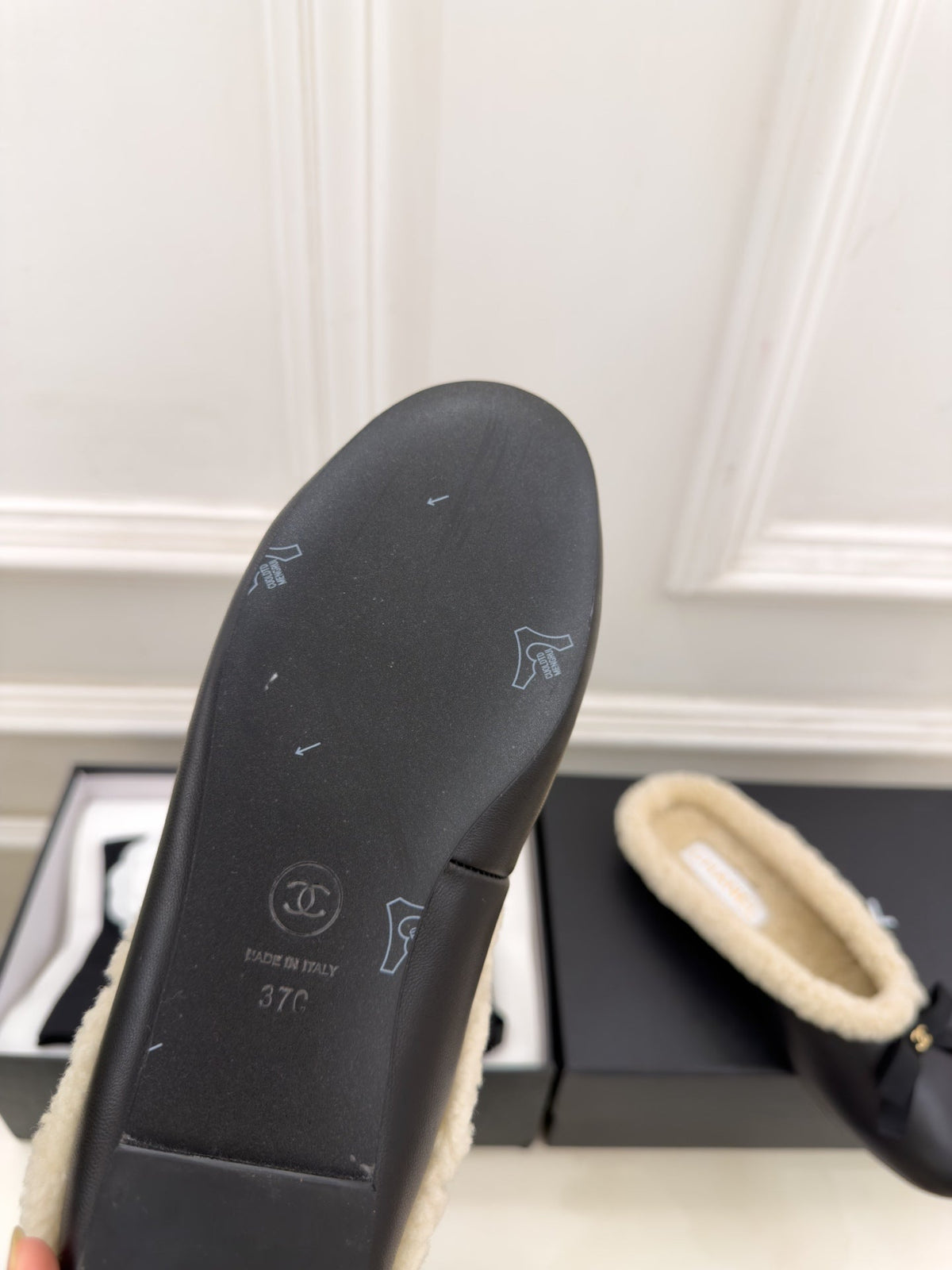 CC 26s Mules Black Sheepskin Shearling 111931