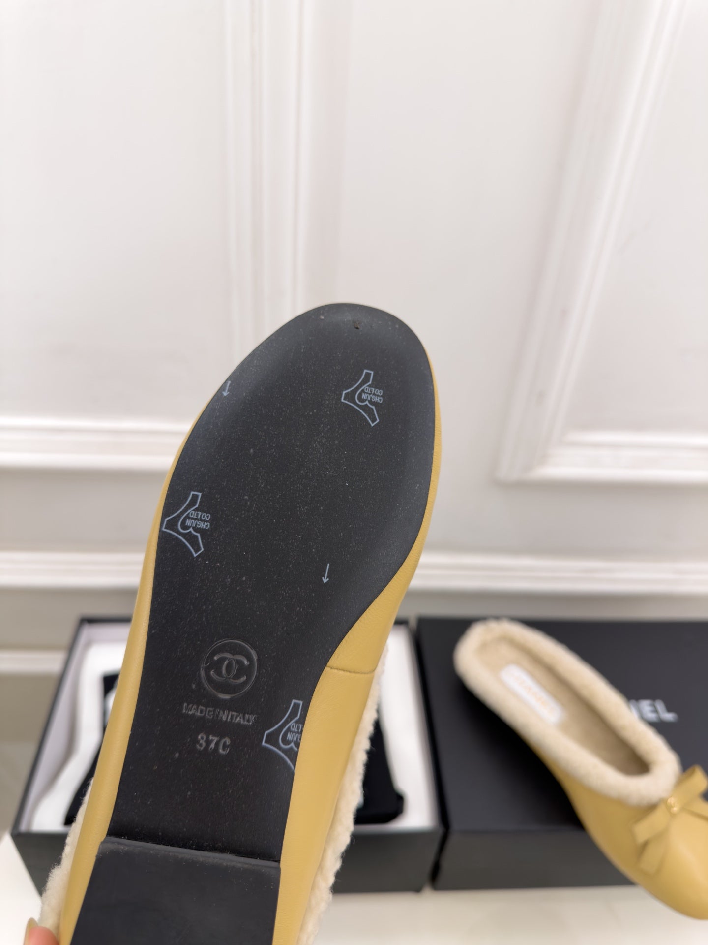 CC 26s Mules Mustard Yellow Sheepskin Shearling 111933
