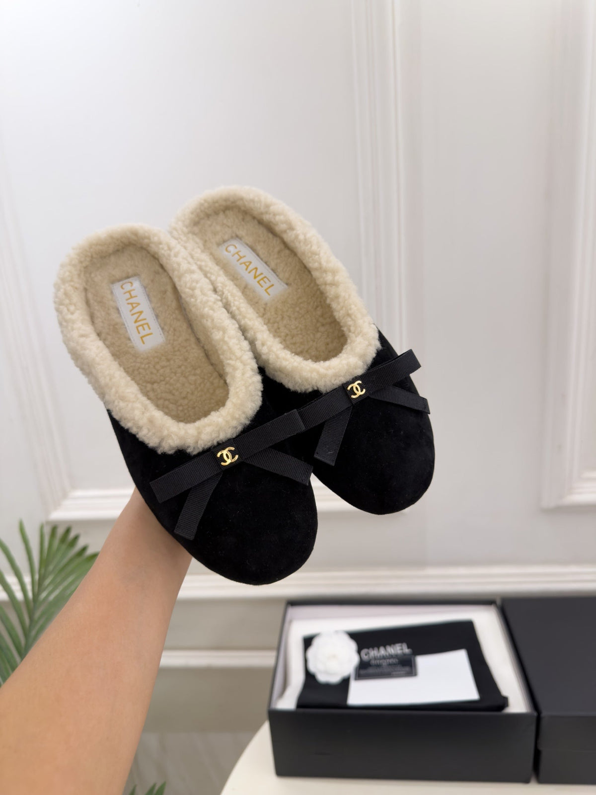 CC 26s Mules Black Shearling 111934
