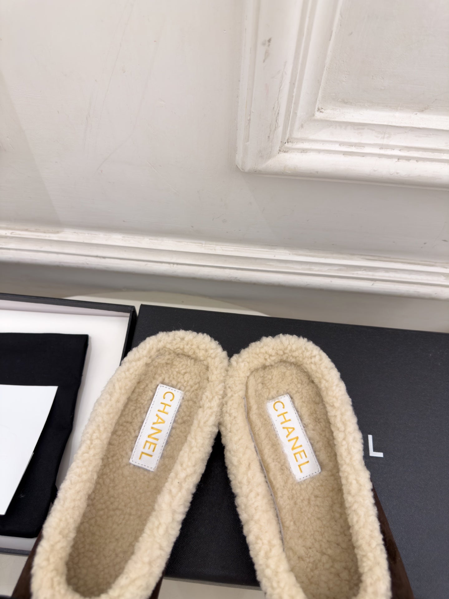 CC 26s Mules Dark Brown Shearling 111935