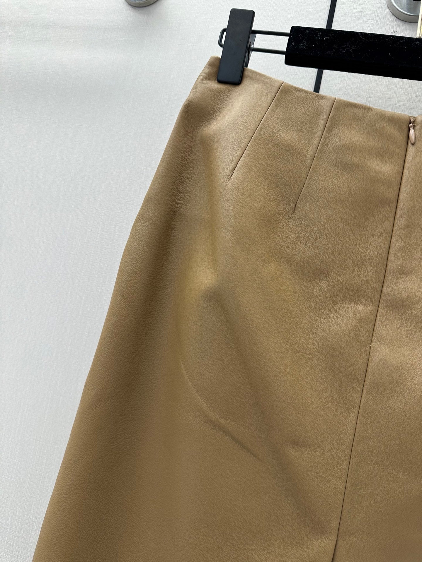 CC Pre ss2026 Skirt Beige Black Lambskin 400336