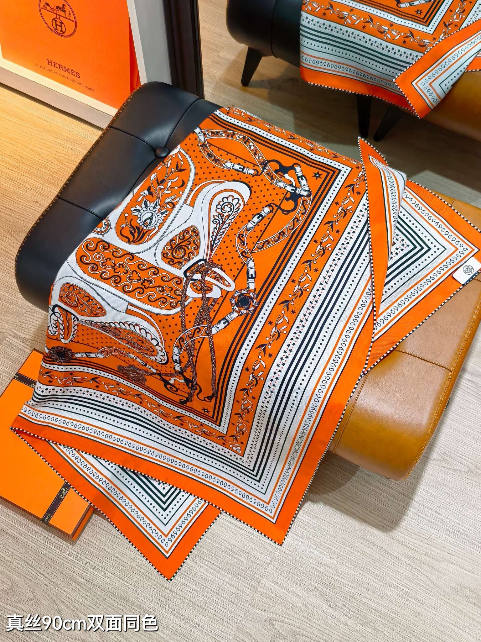 HM 26ss Amazon Scarf 90 Orange White Twill Silk 132412
