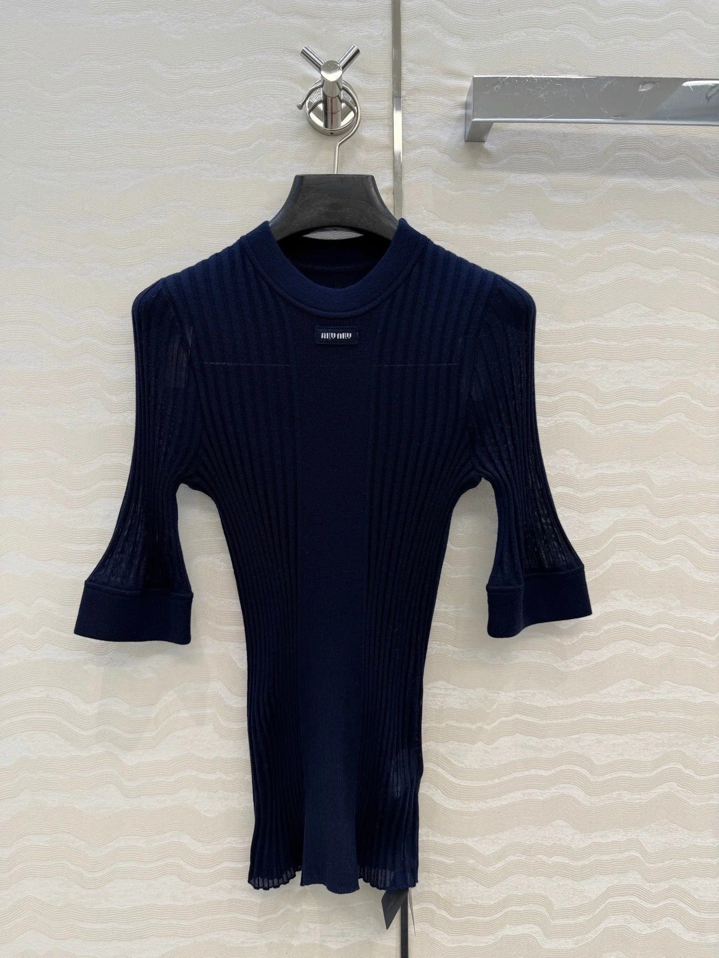 MIUMIU SHORT-SLEEVE SWEATER STYLE 839