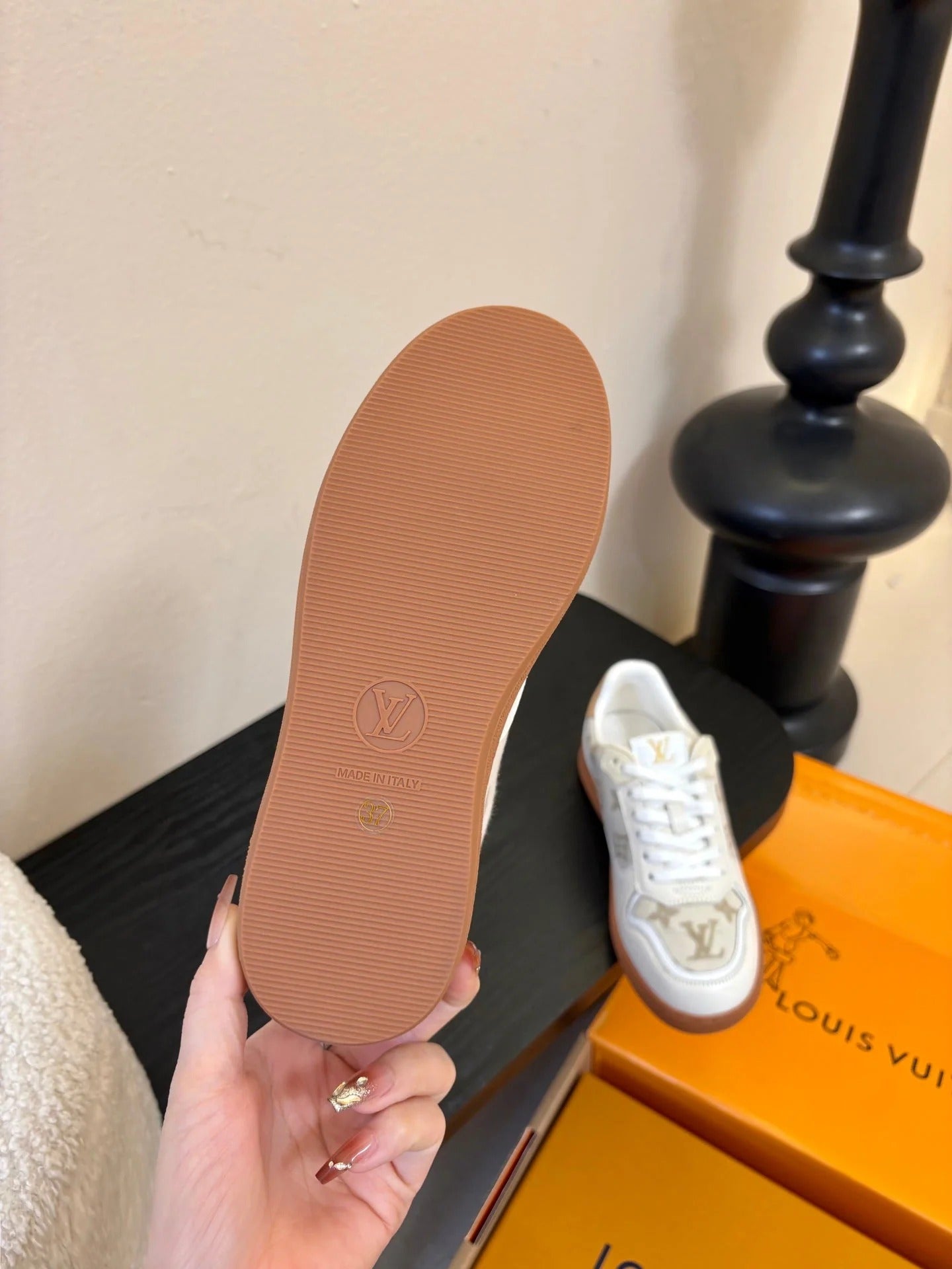 LV 26ss Lagoon Sneaker White Beige Cowhide 627299