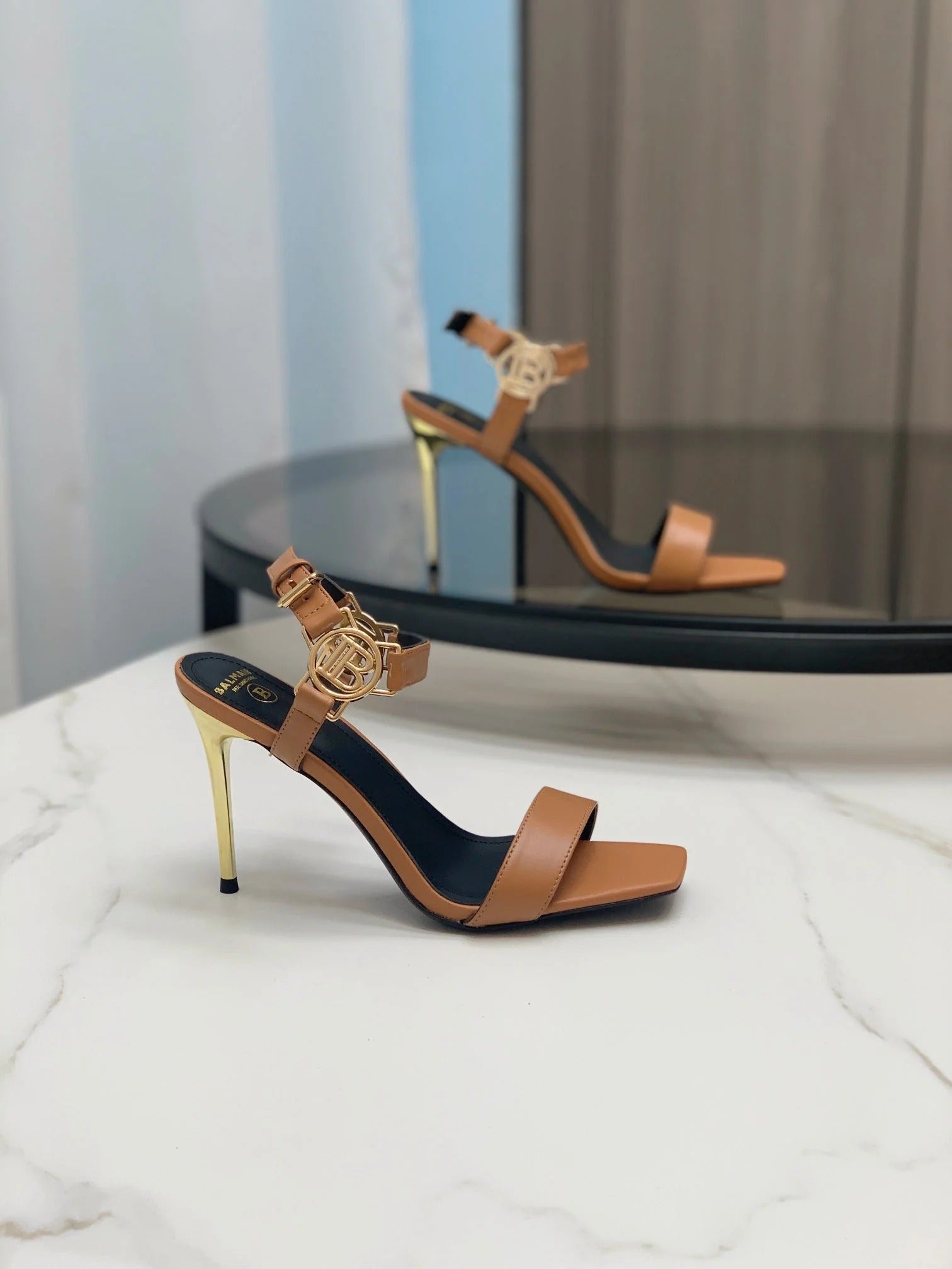BALMAIN 25S HIGH HEELS WITH B METAL DETAIL 95MM IN CARAMEL CALFSKIN