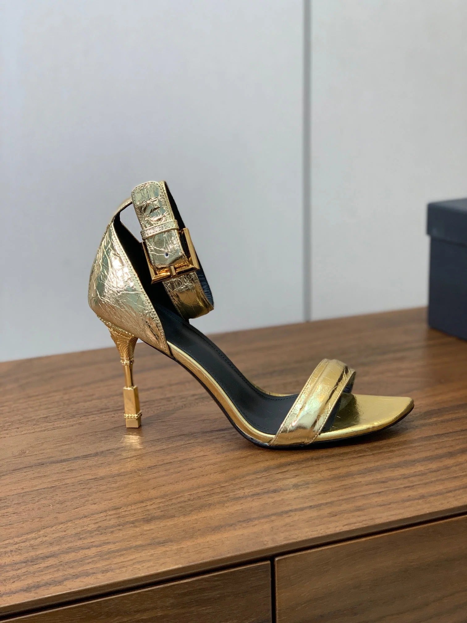BALMAIN 25S SQUARE STRAP HIGH HEELS 100MM IN GOLD CALFSKIN