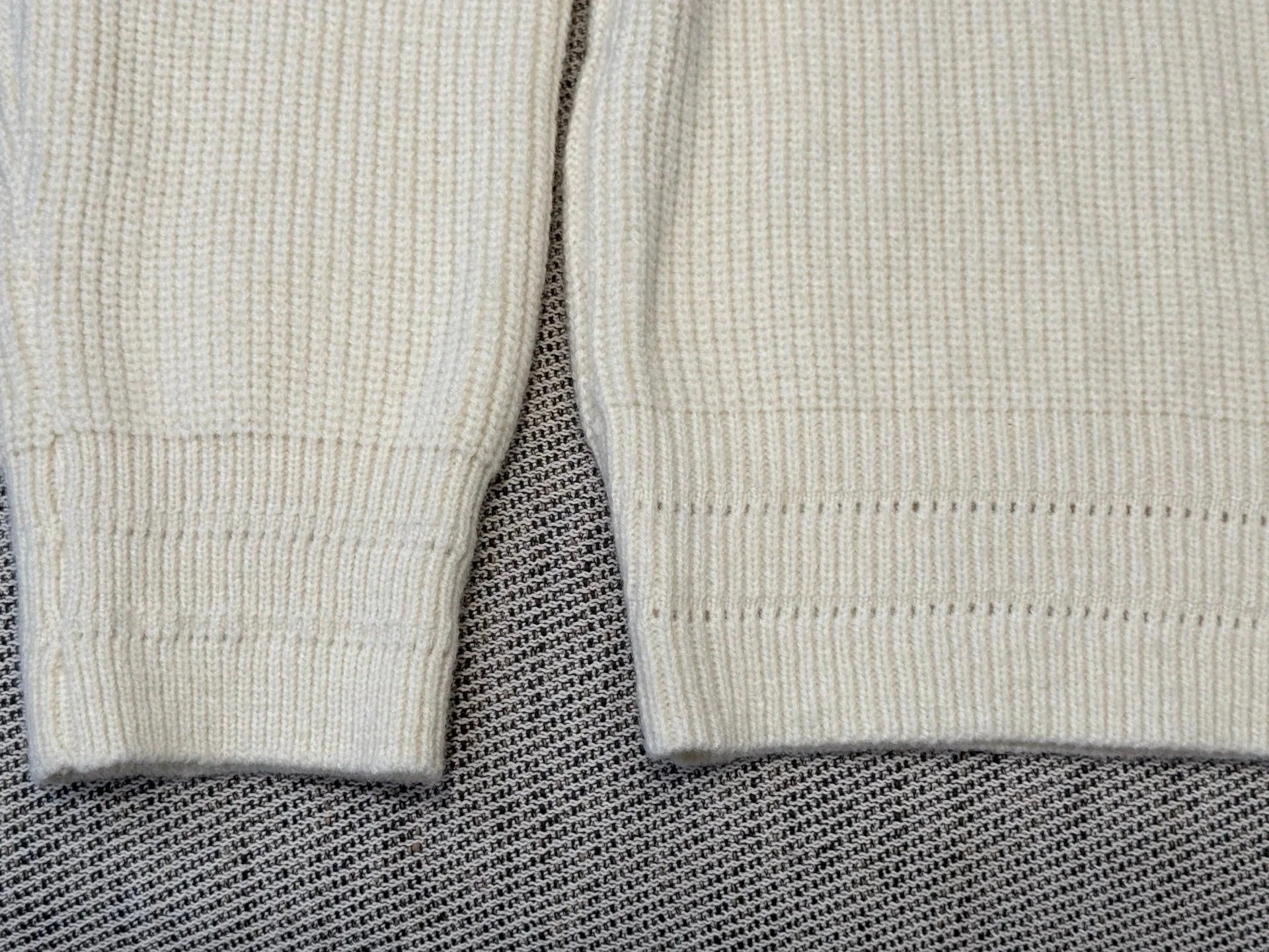 MIUMIU CARDIGAN STYLE 809
