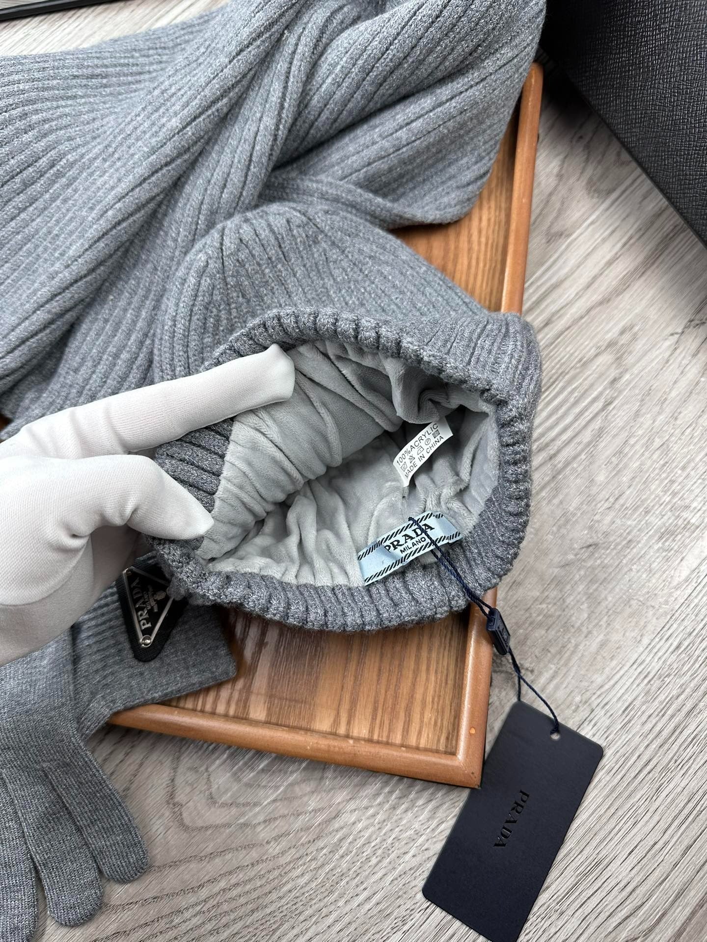 THREE-PIECES SET IN SMOKE GRAY WOOL AND ACRYLIC 406559