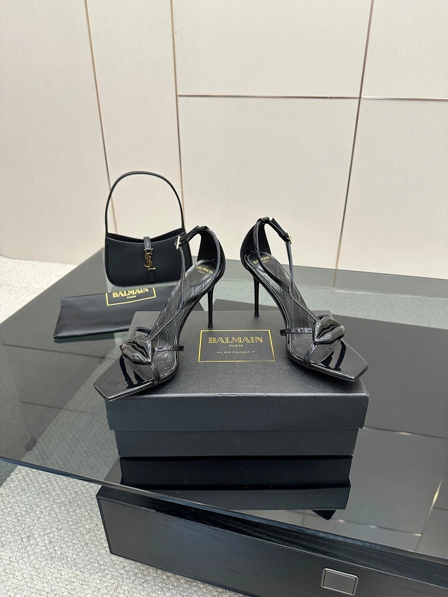 BALMAIN 25S LIPS SANDALS 10 IN BLACK SATIN