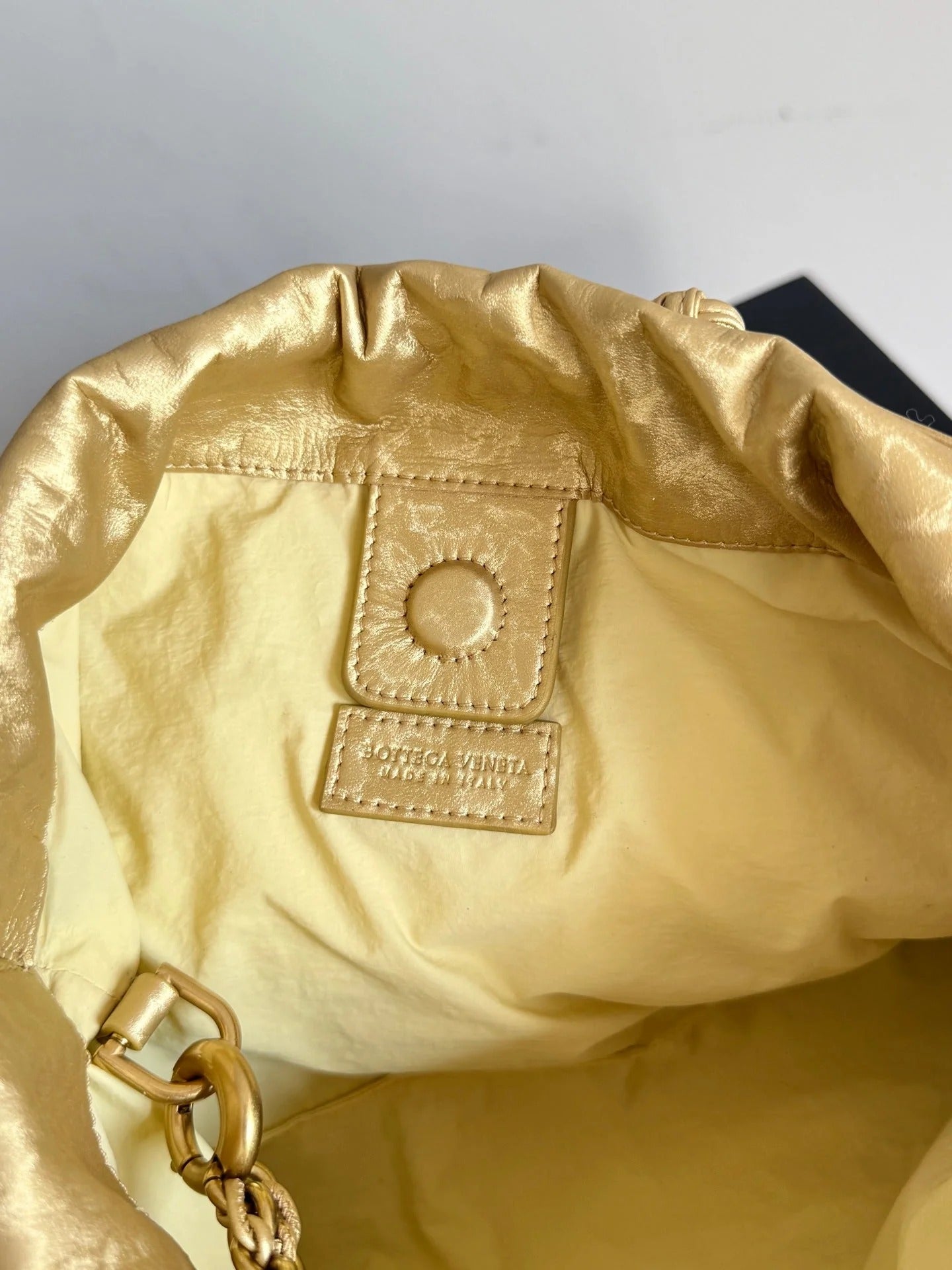 Bottega Veneta 2026 Dustbag 33cm Gold Intrecciato Lamina Satin Leather 137019