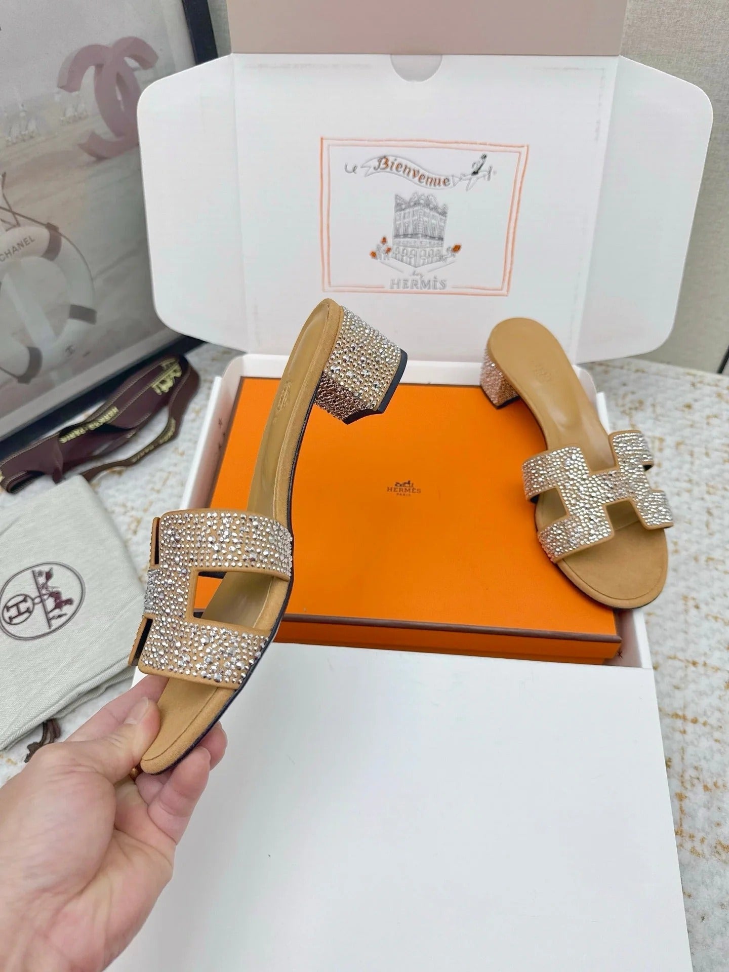 HM 26ss Oran Sandals 50 Beige Gold Crystal Cowhide 625251