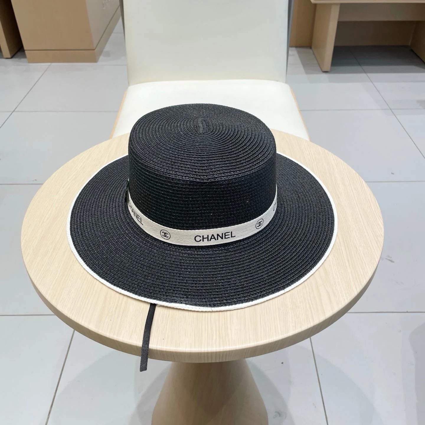 FLAT STRAW HAT BLACK 672722