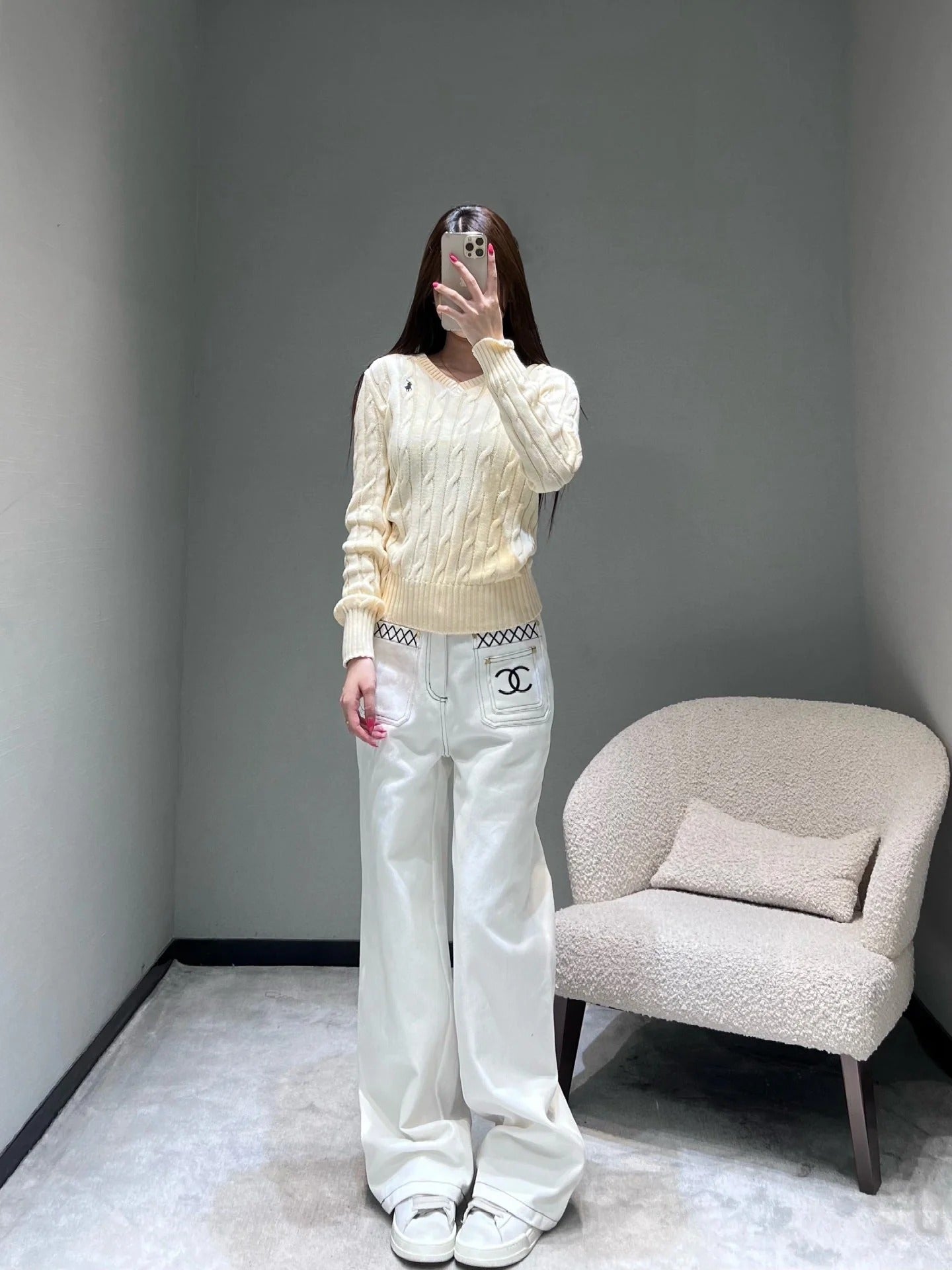 RALPH LAUREN KNITTED V-NECK SWEATER 404
