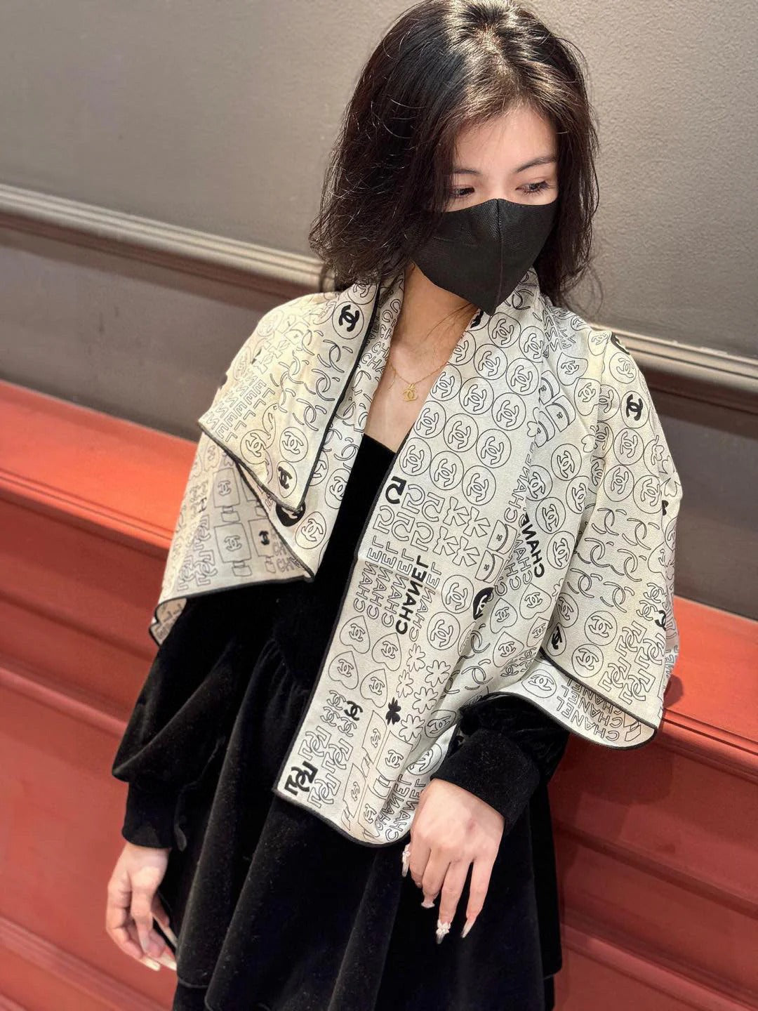 CHANEL 25S SCARF 110 IN CASHMERE SILK 738478