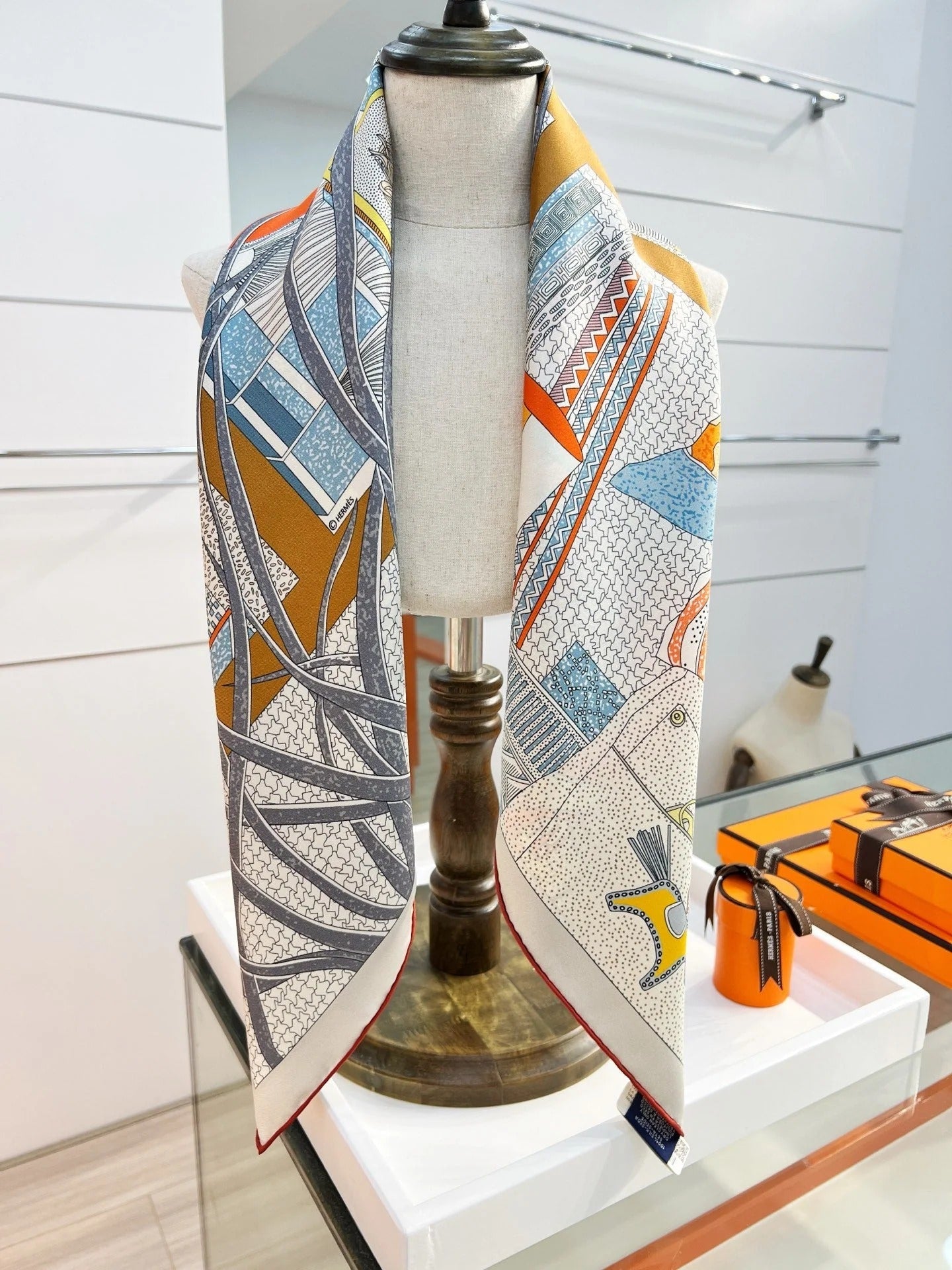 HM 26s Knitting Scarf 90 White Gray Colorful Mulberry Silk 148048