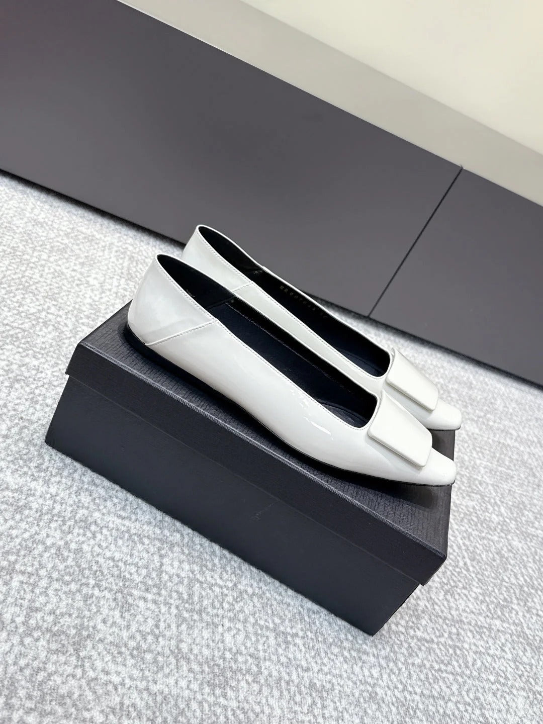 YSL 26ss Square Toe Loafers White Patent Leather 662733