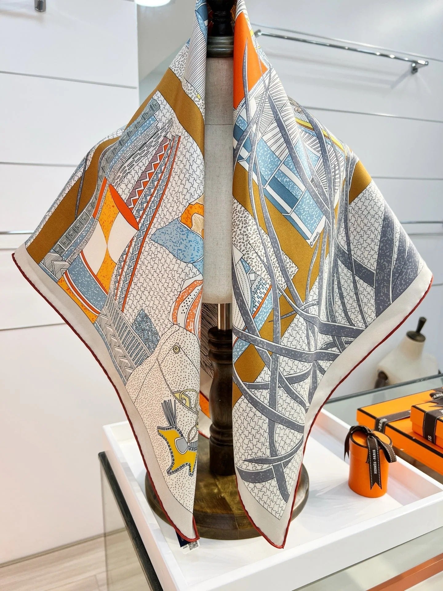 HM 26s Knitting Scarf 90 White Gray Colorful Mulberry Silk 148048