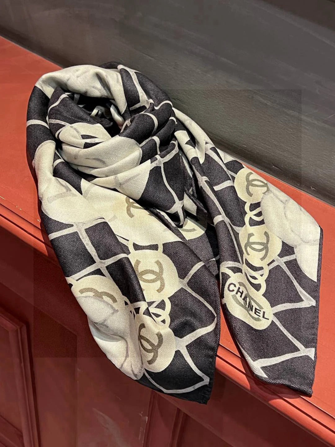 CHANEL 25S SCARF 110 IN CASHMERE SILK 730603