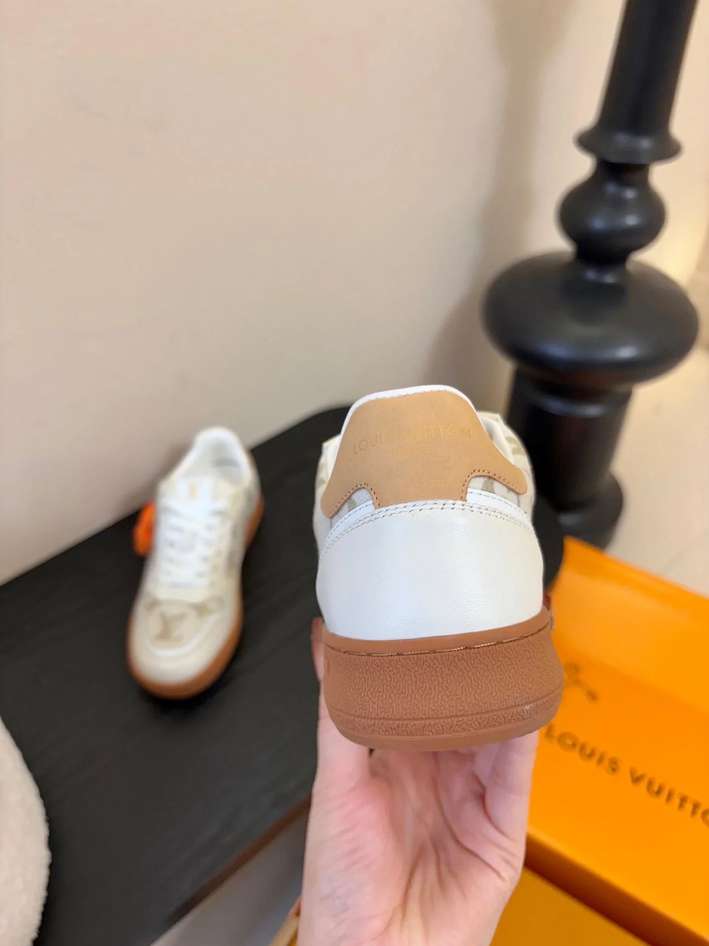 LV 26ss Lagoon Sneaker White Beige Cowhide 627299