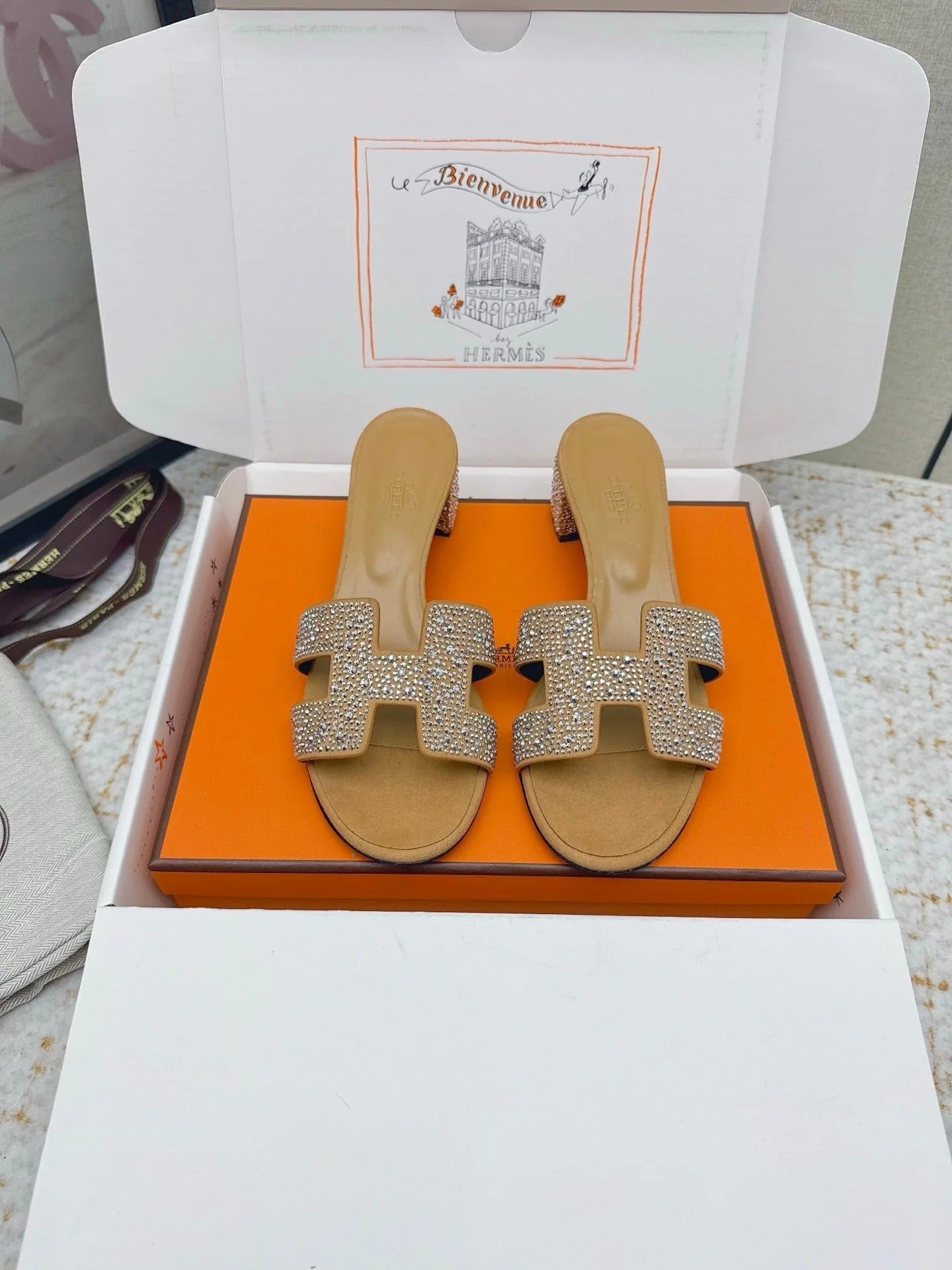 HM 26ss Oran Sandals 50 Beige Gold Crystal Cowhide 625251