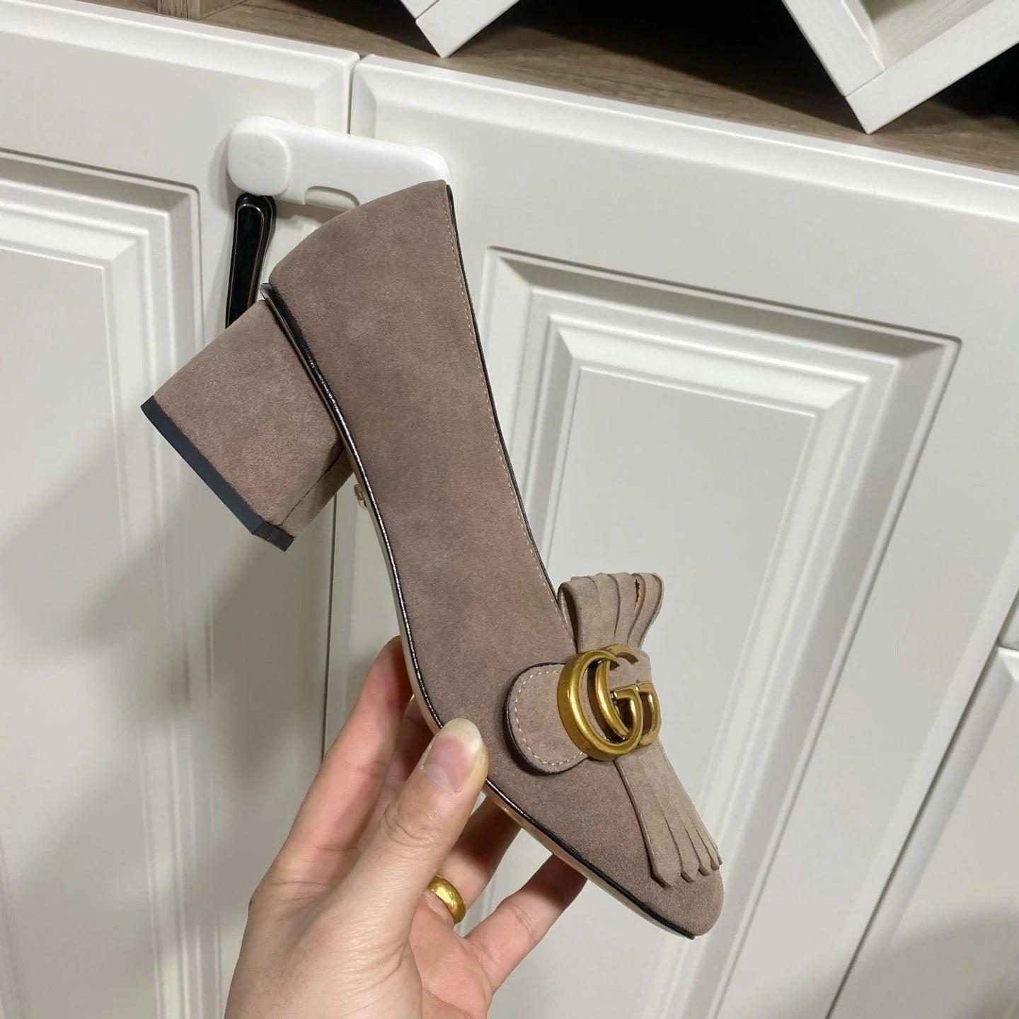 GG 26SS Chunky Heel Pump 50 Taupe Suede 640555