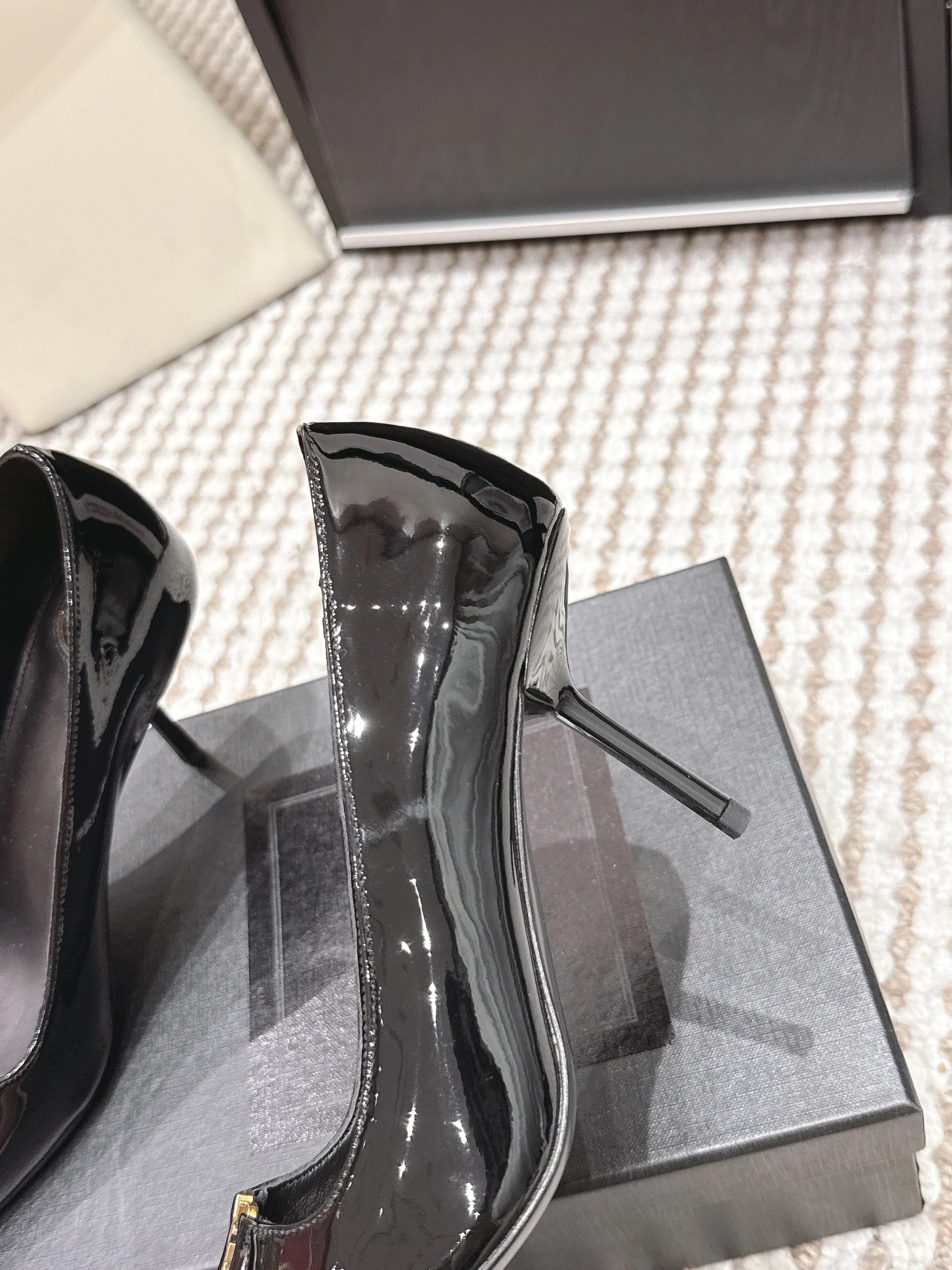 YSL 26ss High Heel Pumps 75 Black Patent Leather 654702
