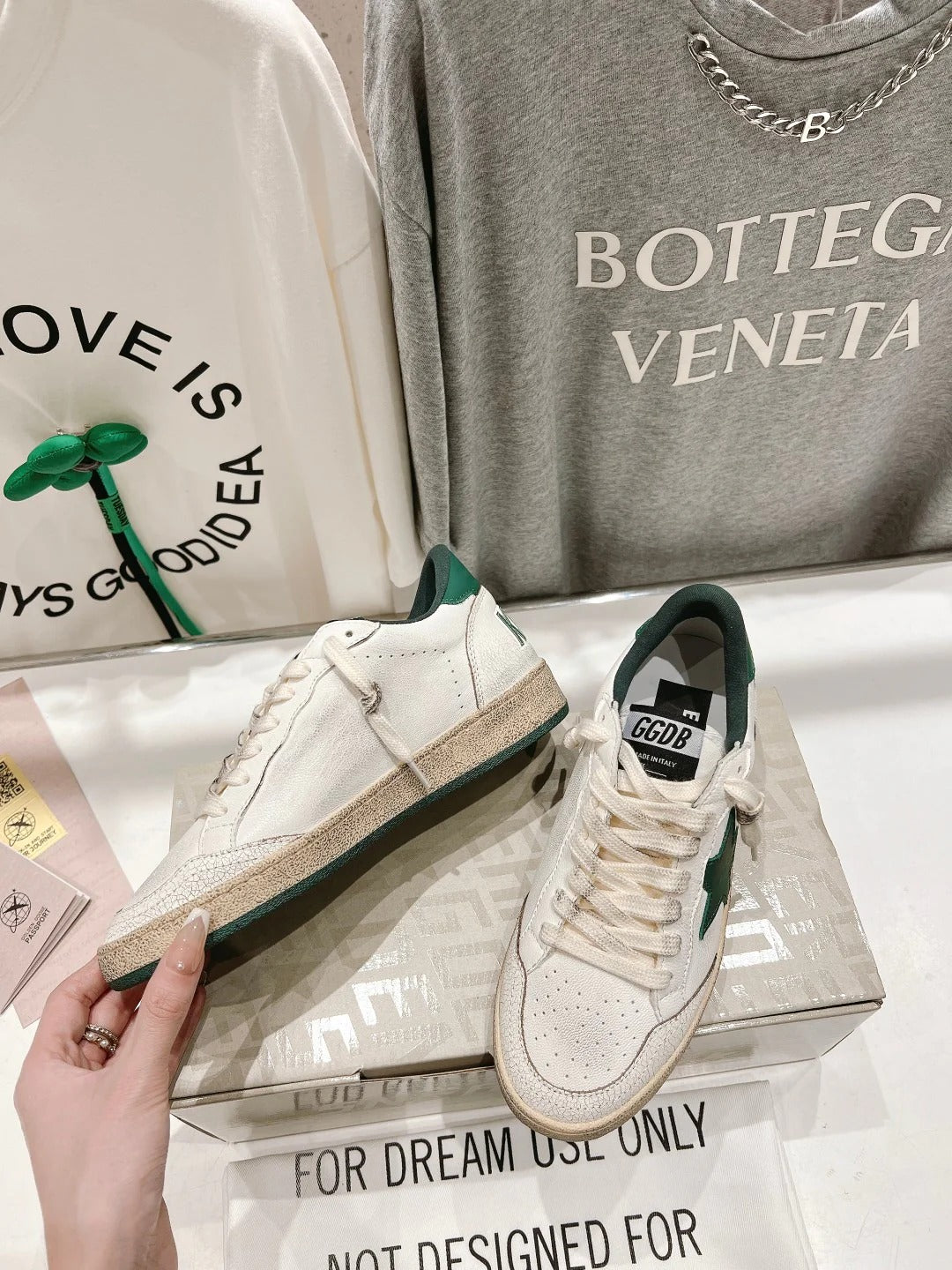 Golden Goose 2026 Deluxe Brand White Green Cowhide 429782