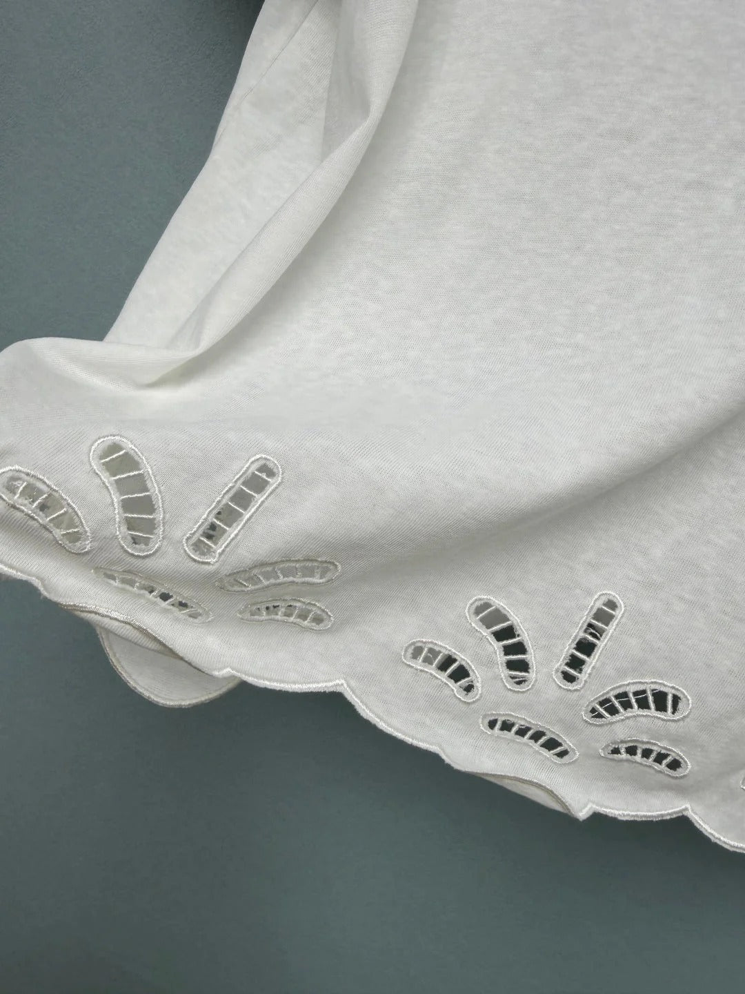 Miumiu 2026 Hollow-Out Embroidered Short-Sleeve T-Shirt White Cotton 392382