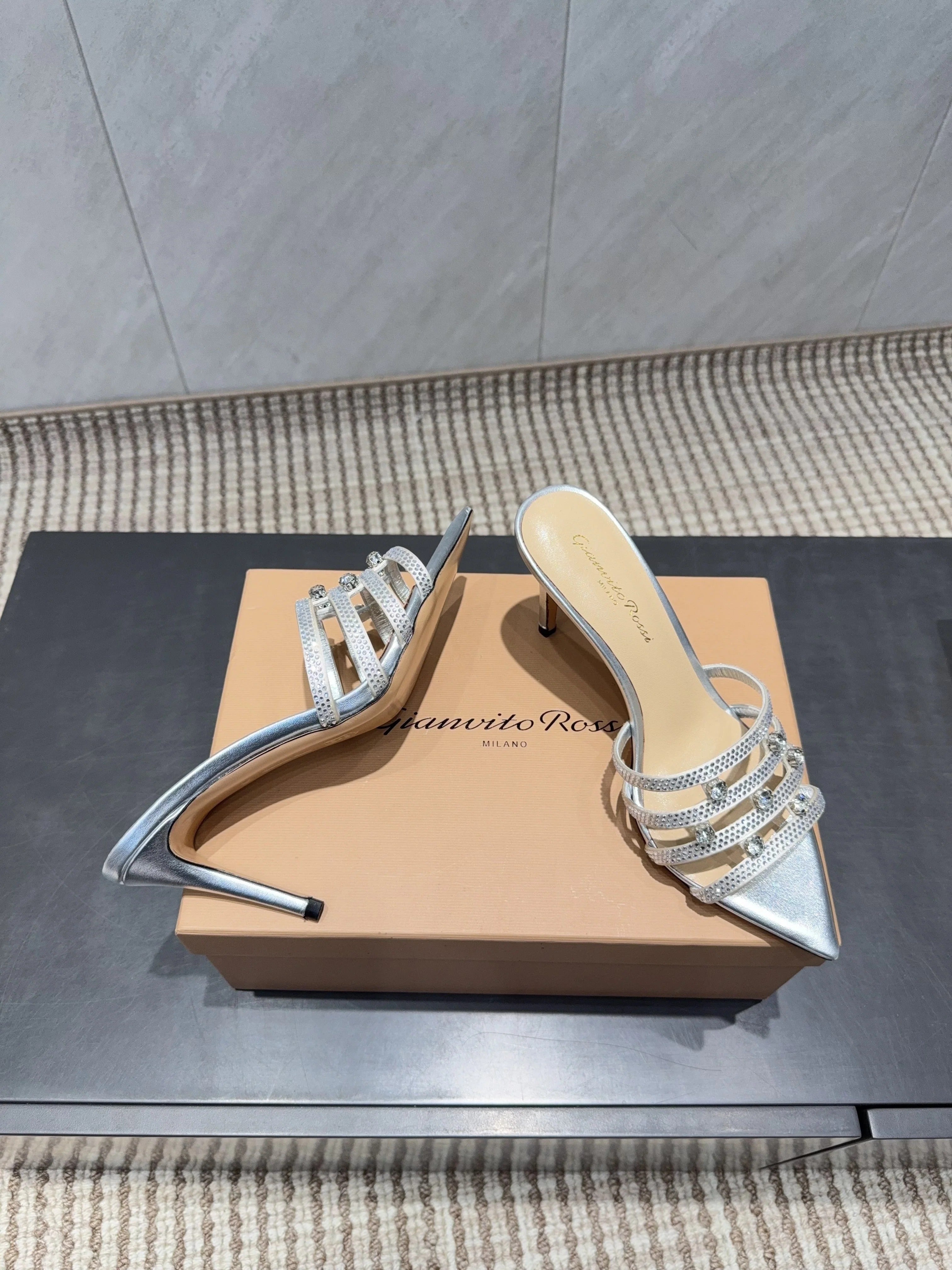 Gianvito Rossi 26SS High Heeled Sandals 100 Metallic Silver Beige Sheepskin 613828